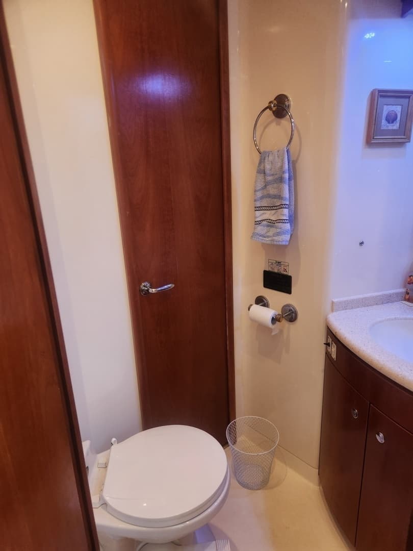 1998 Carver Voyager Pilothouse - Image 24