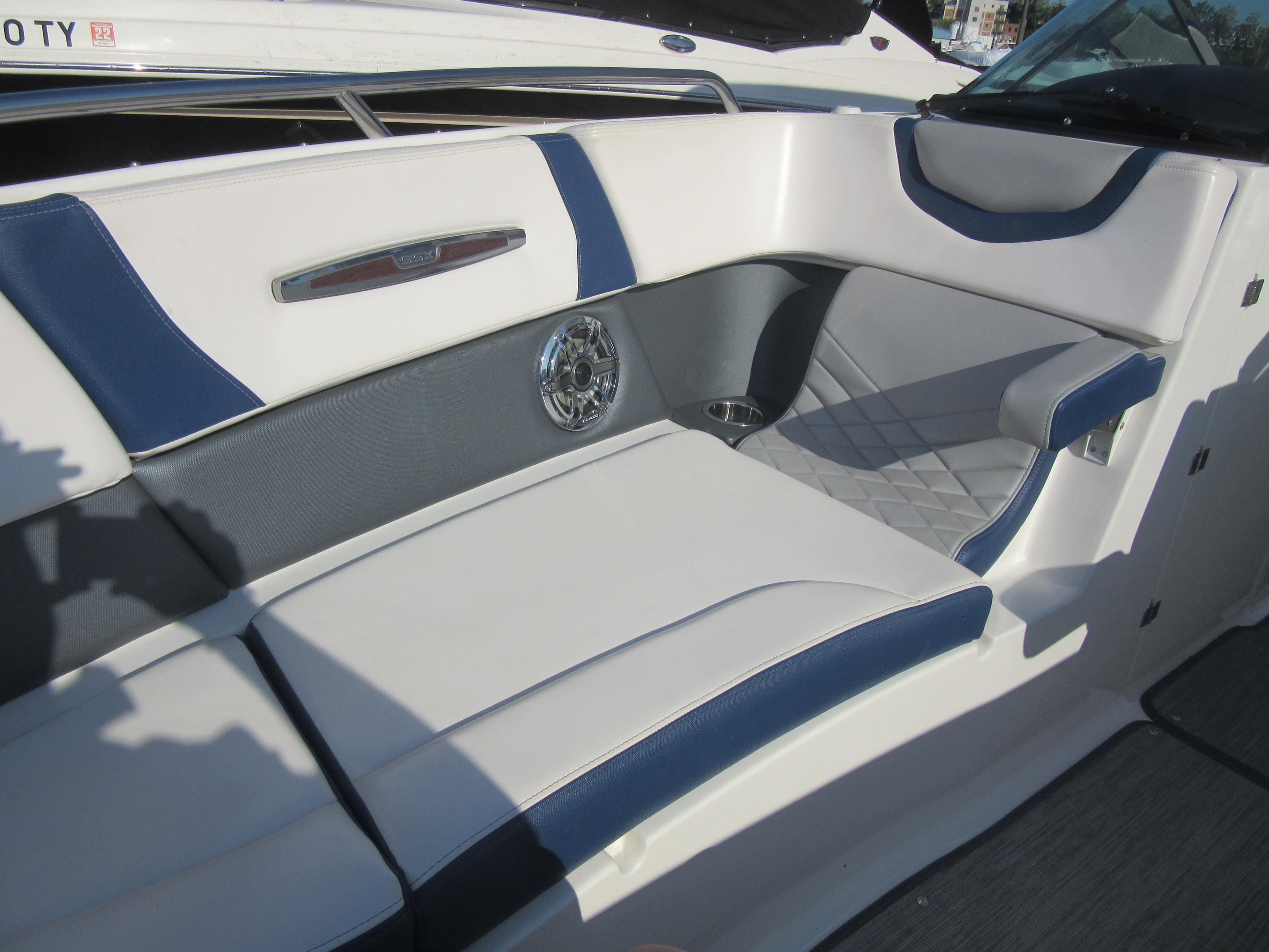 BOW SEATING