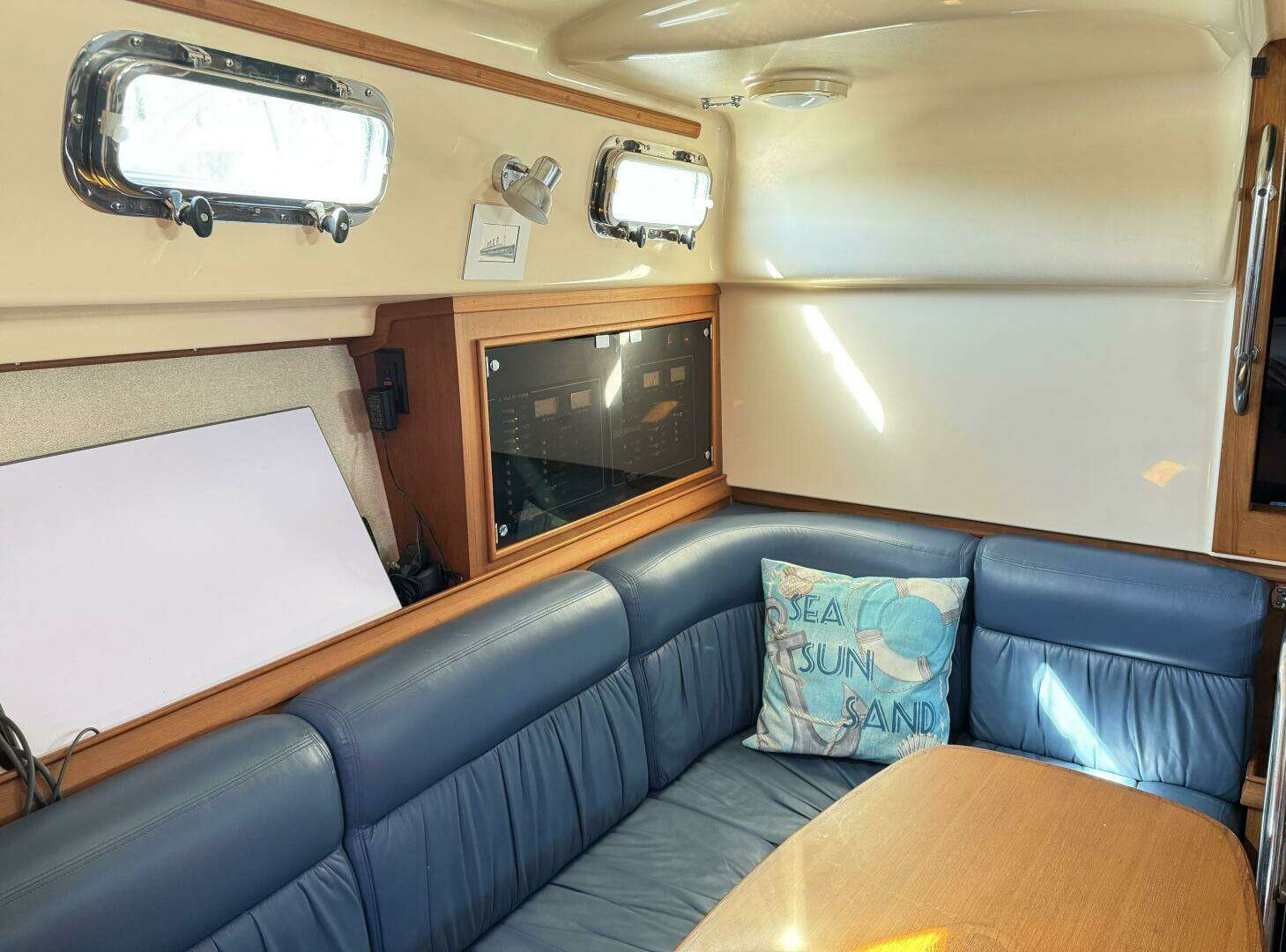 2004 Island Packet 360 Hardtop Express Cruiser - Image 16