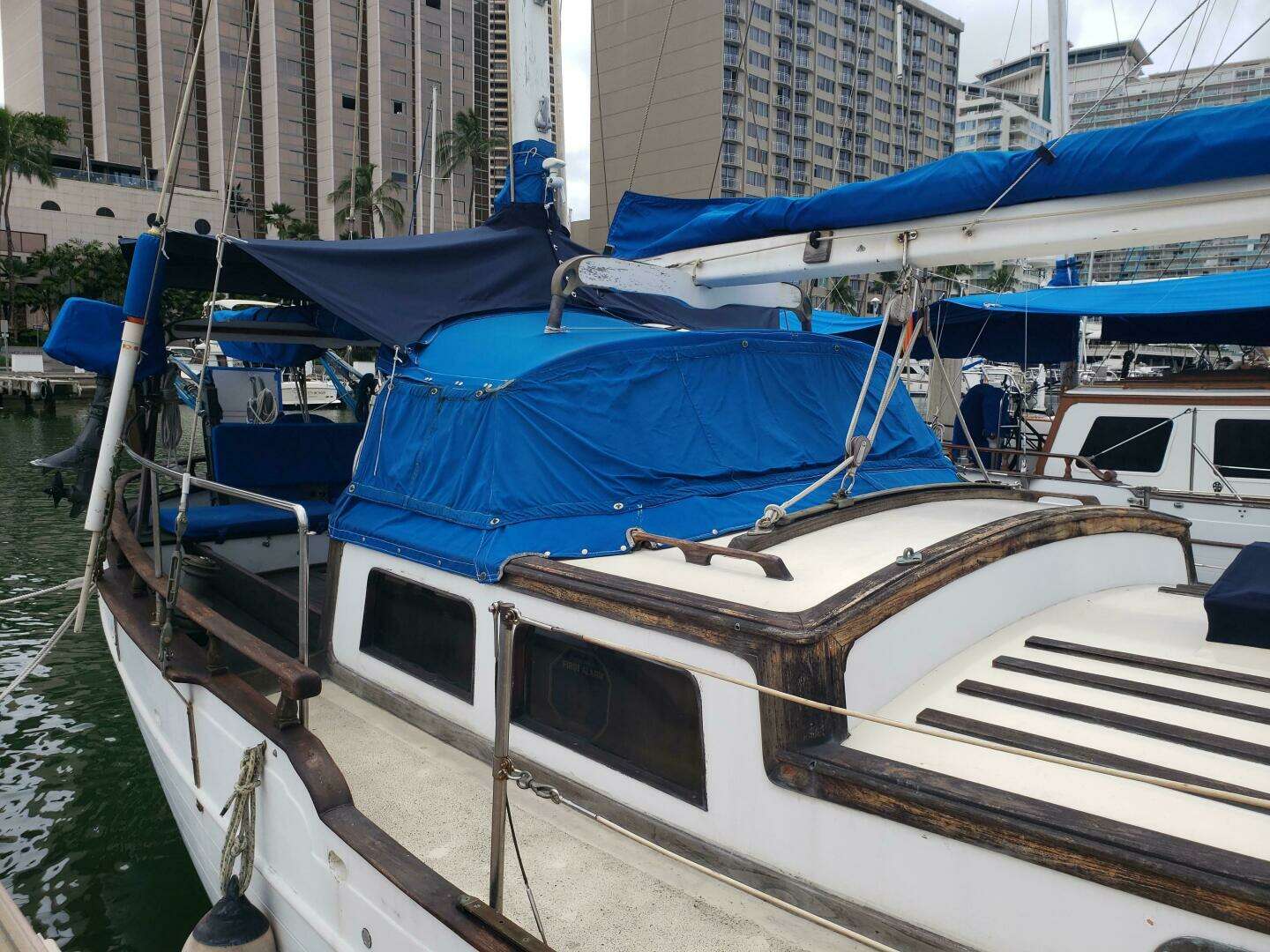1977 Hardin Sea Wolf Masthead Ketch - Image 10