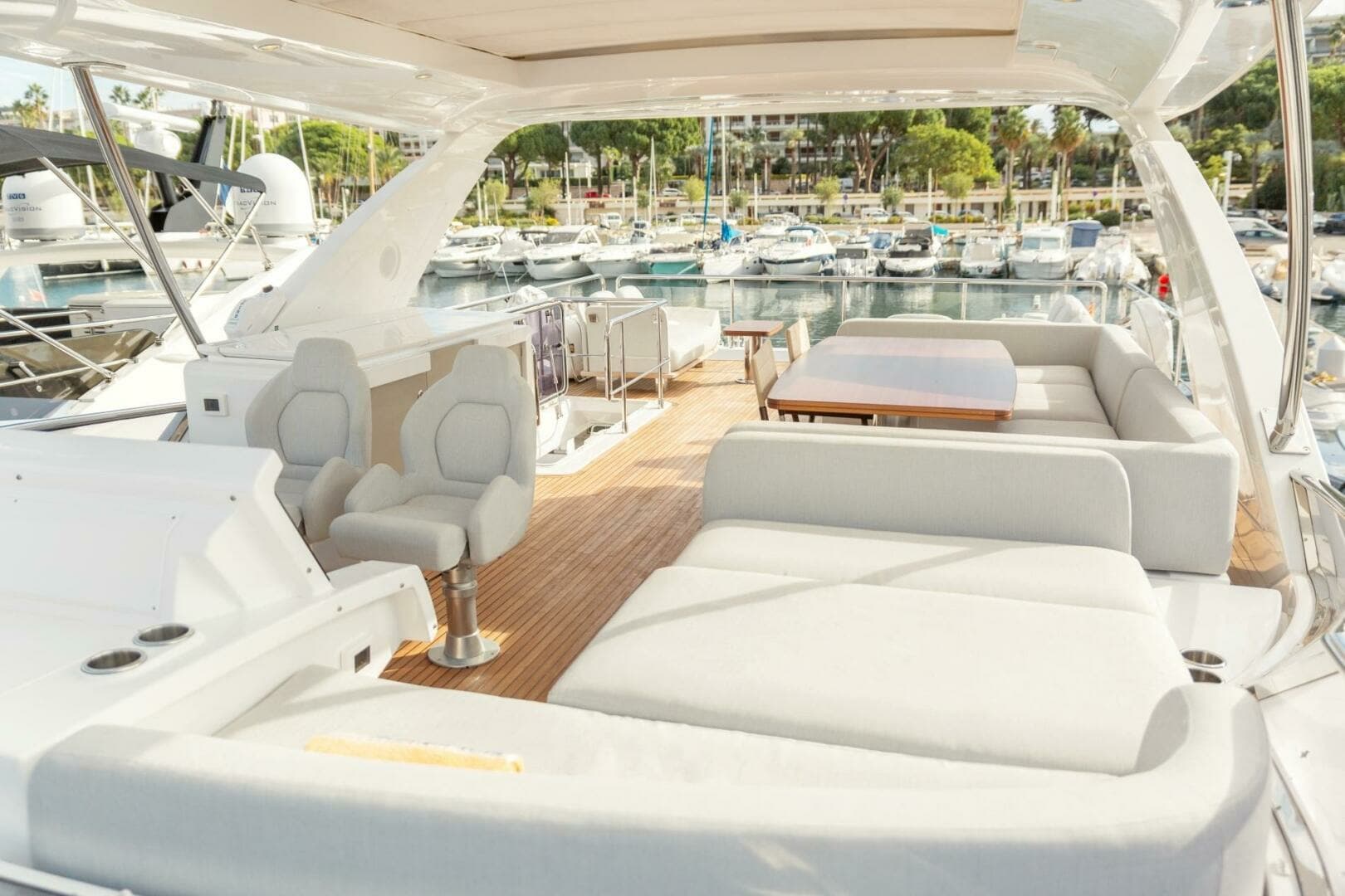 2020 Azimut 72 Flybridge - Image 18