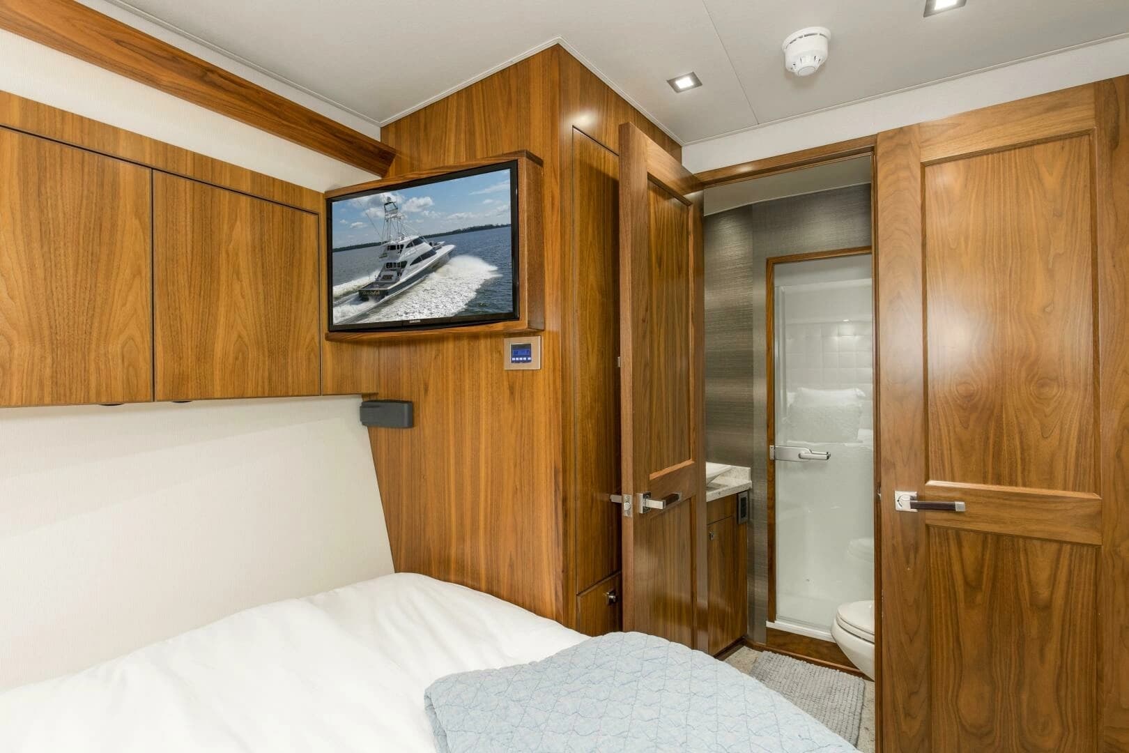 2016 Viking 92 Enclosed Bridge - Image 41