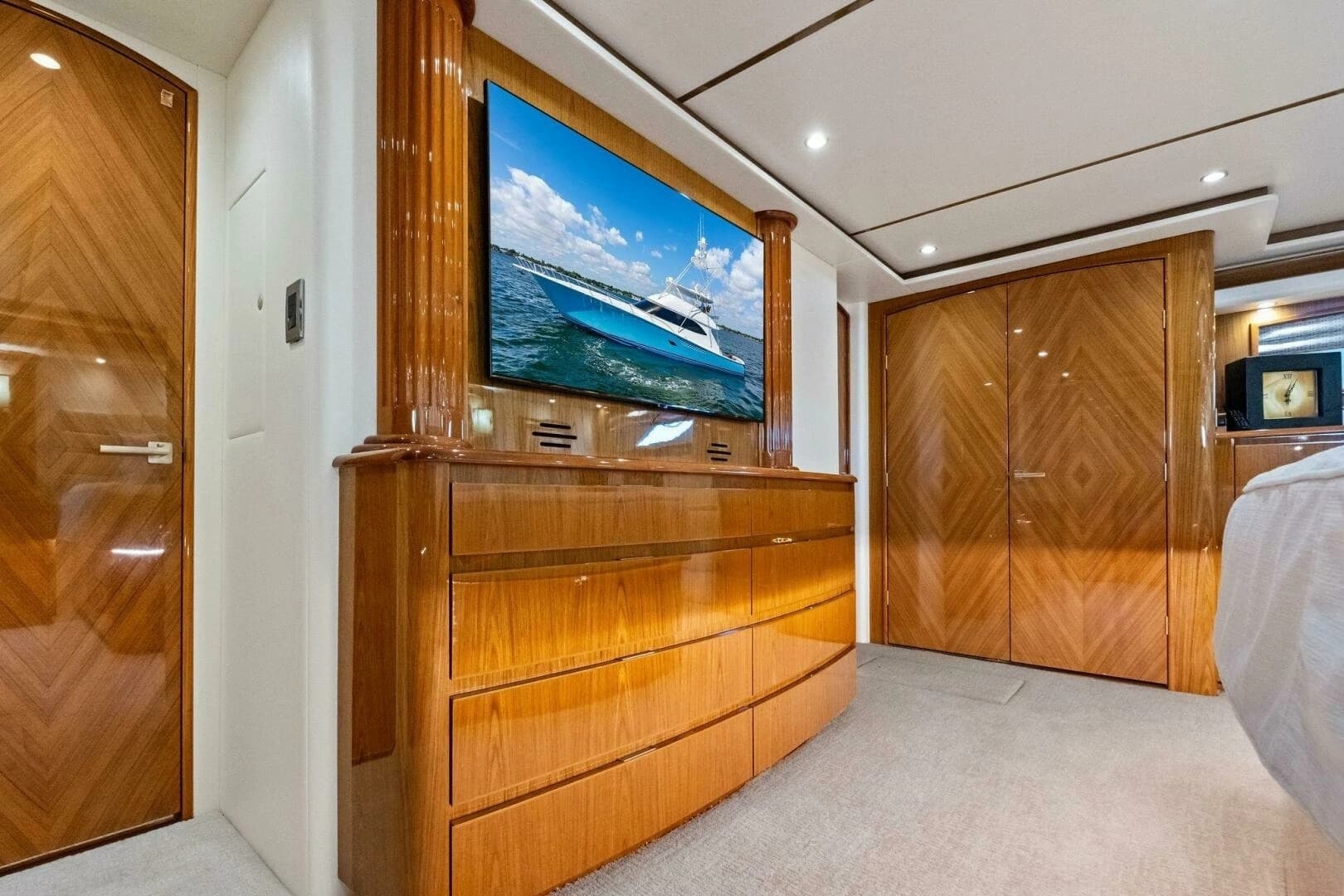 2012 Viking 82 Convertible - Image 25