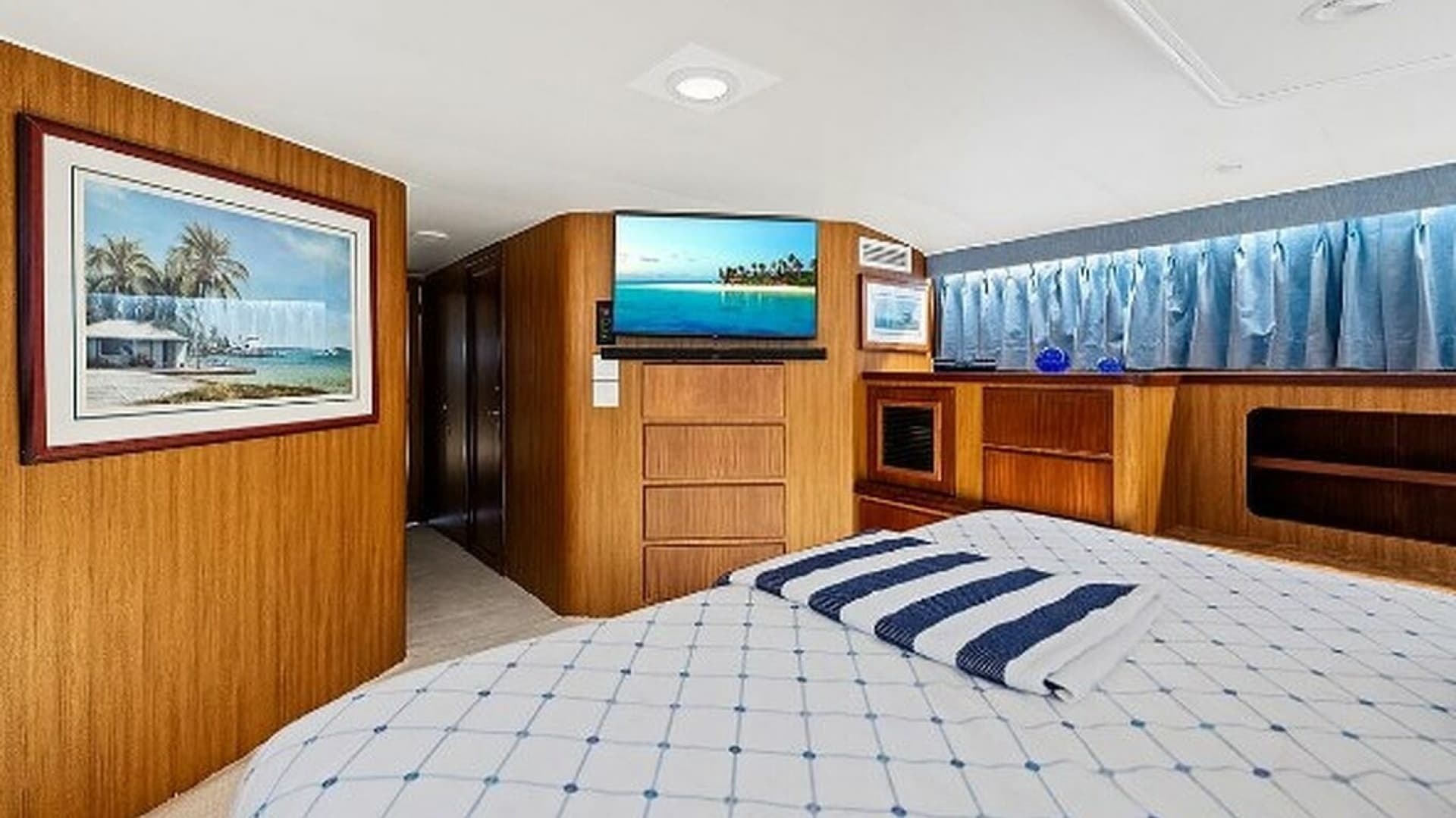 1989 Hatteras Motor Yacht - Image 13