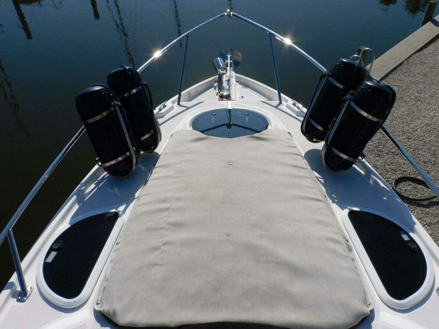 2019 Regal 28 Express - Image 6
