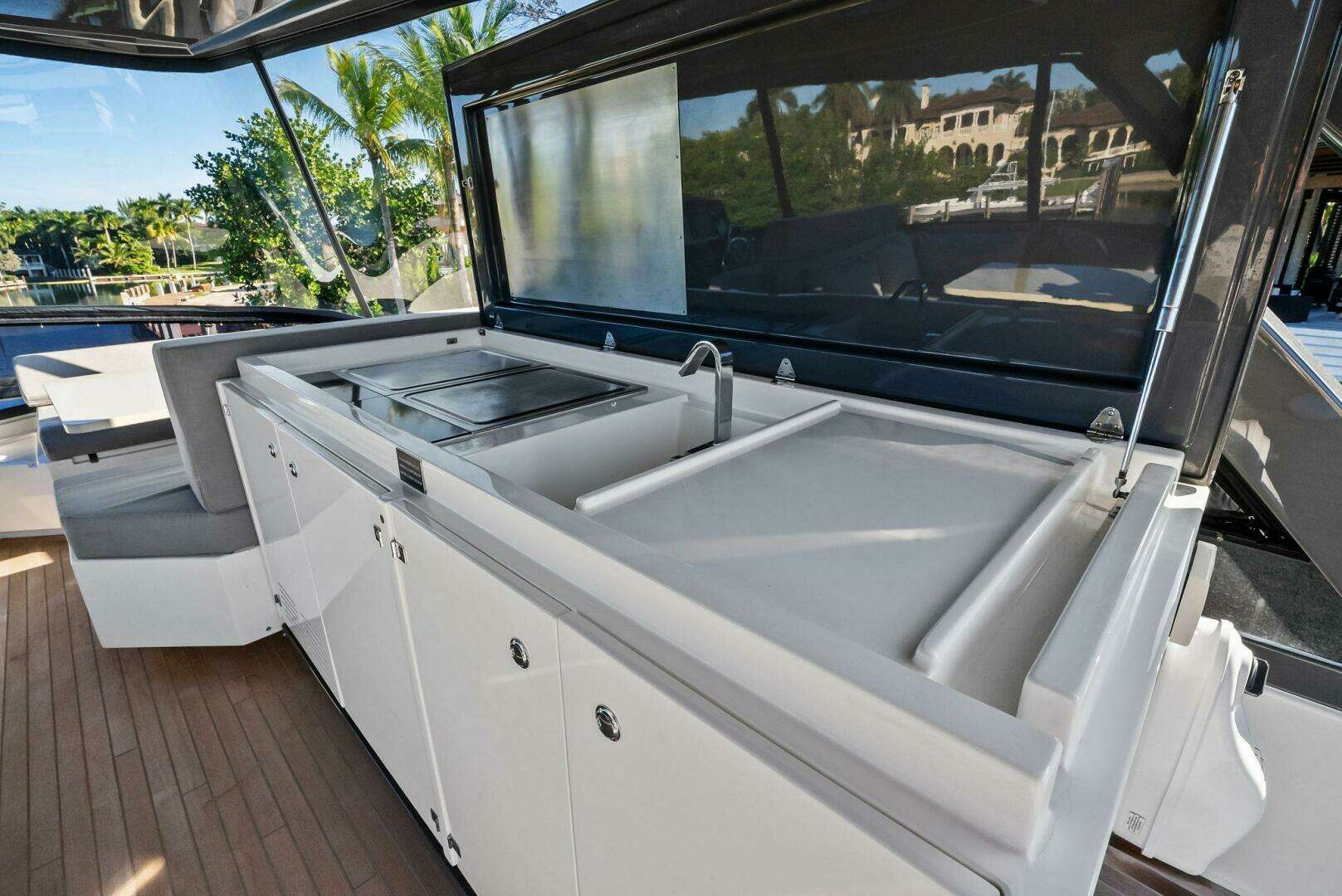 2019 Ferretti Yachts 780 - Image 17