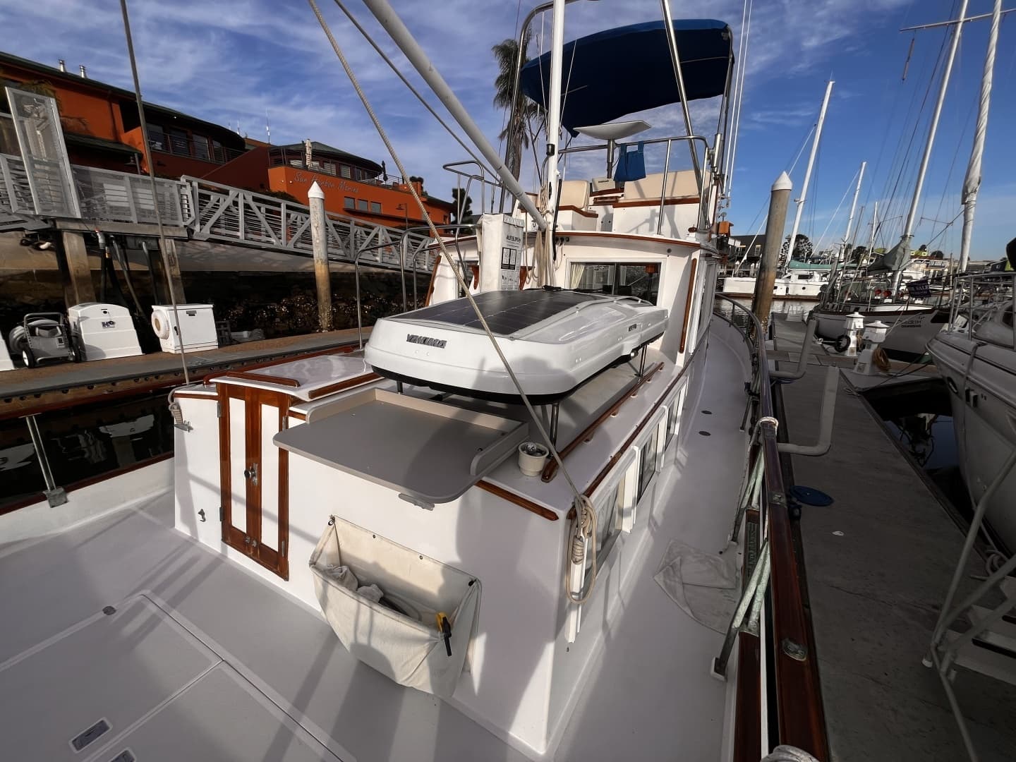 1979 Grand Banks 36 - Image 16