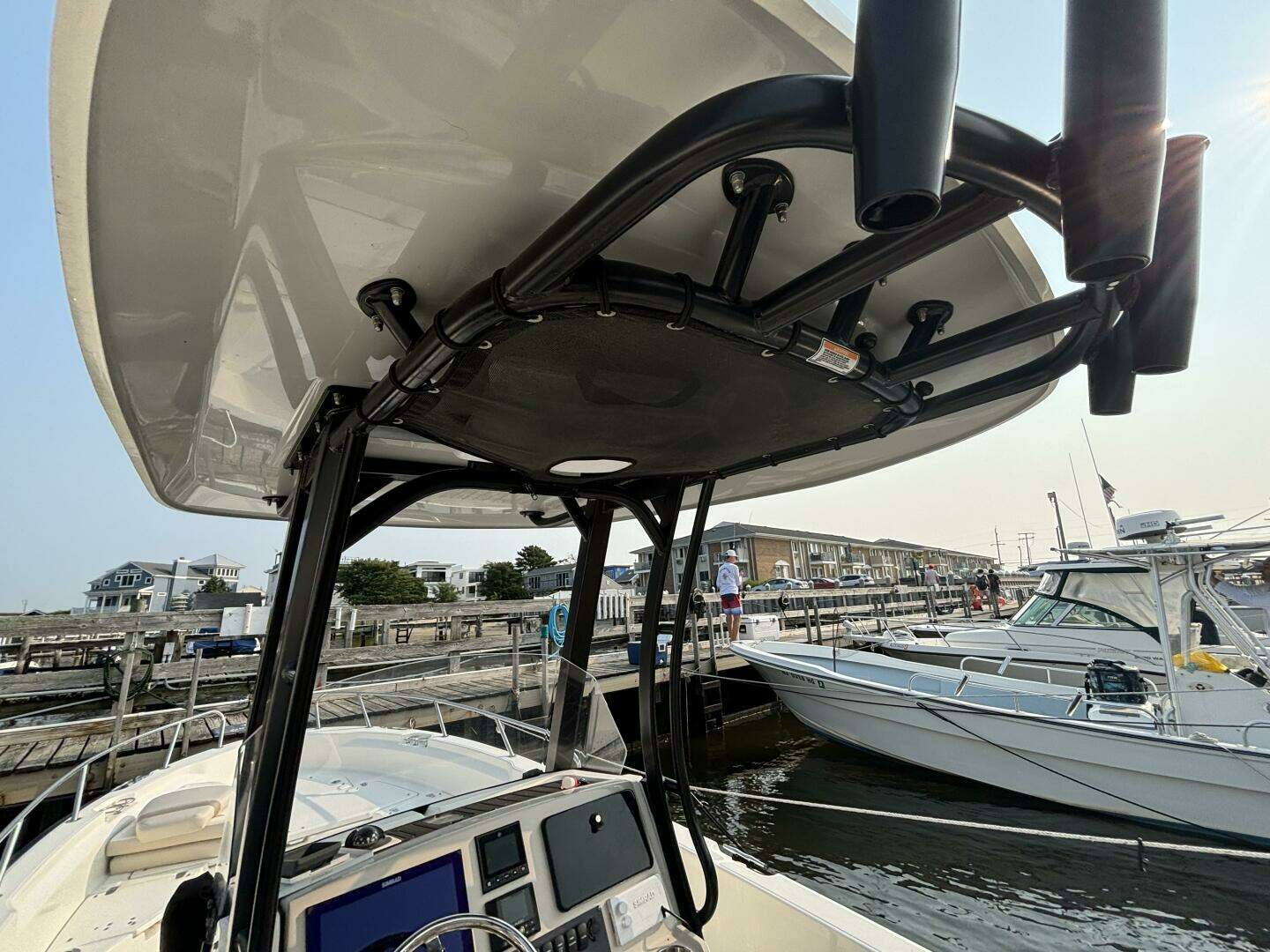 2023 Boston Whaler 250 Dauntless - Image 13