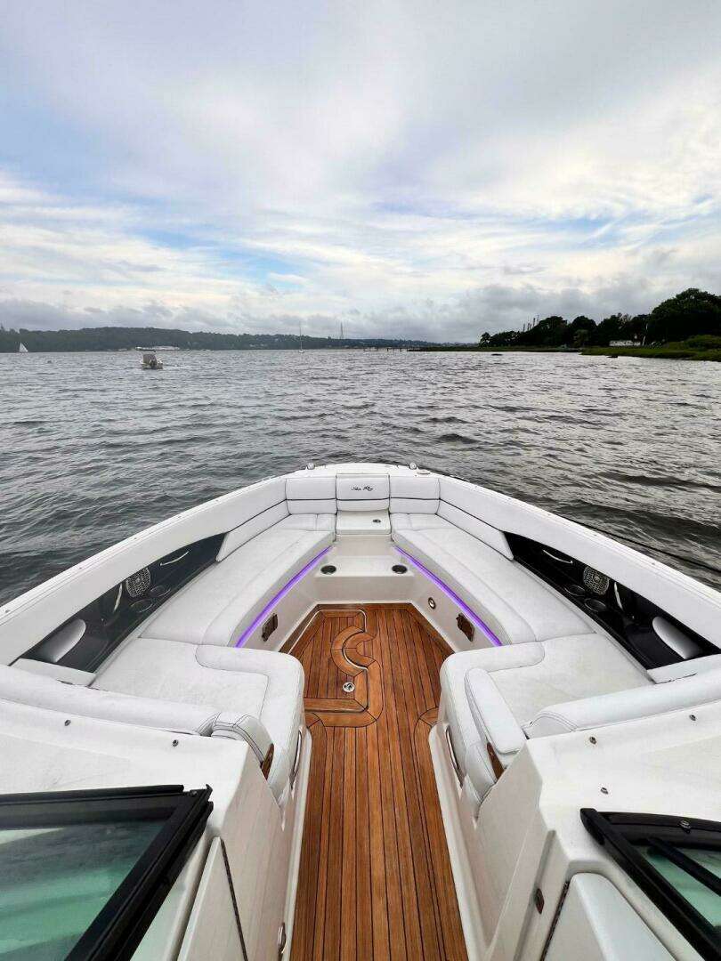 2014 Sea Ray SLX 350 - Image 16