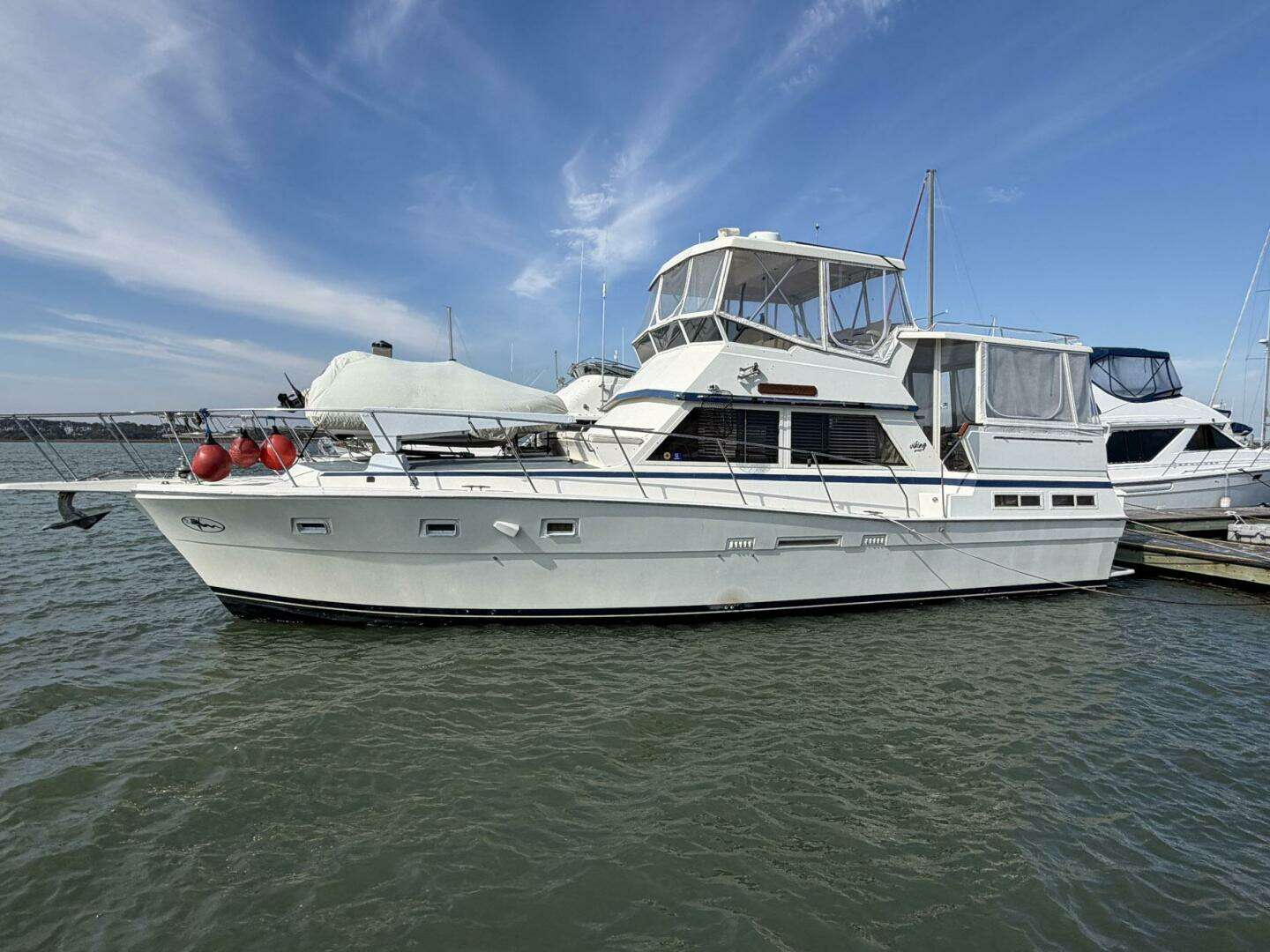 1987 Viking 44 Motor Yacht - Image 2