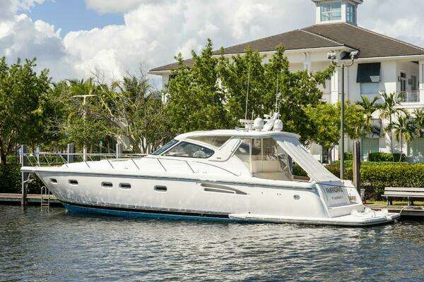 2000 Tiara Yachts 5200 Express - Image 1