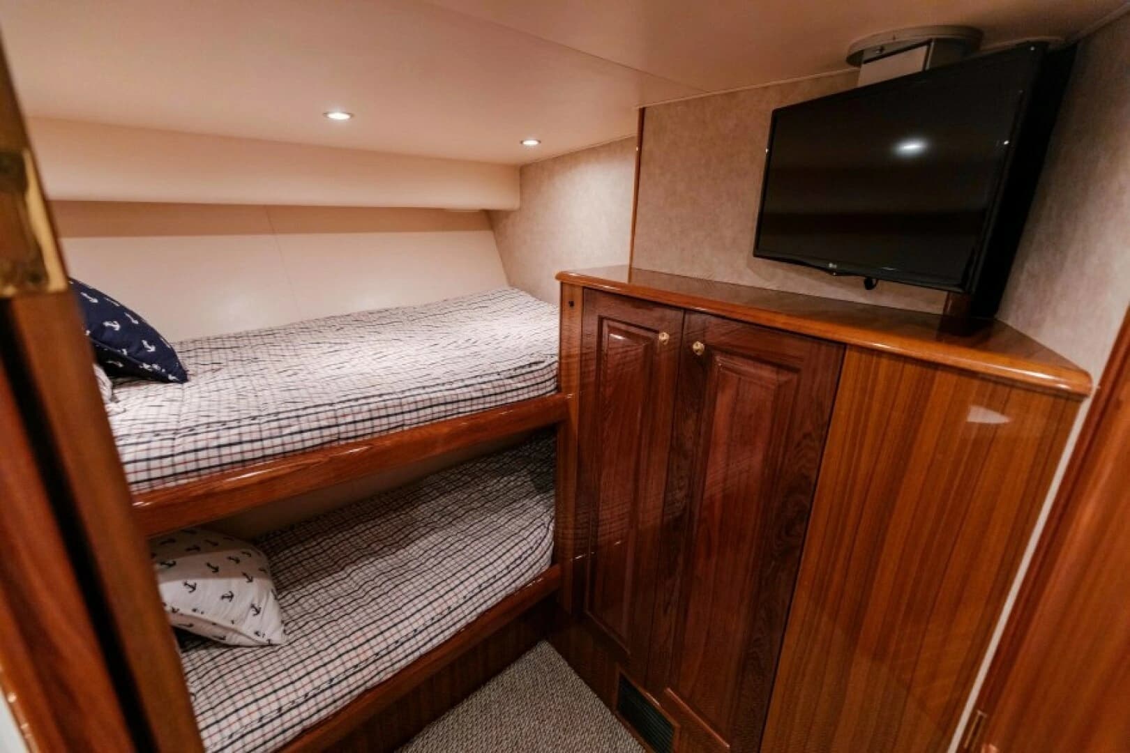 2006 Viking 74 Enclosed Bridge - Image 20