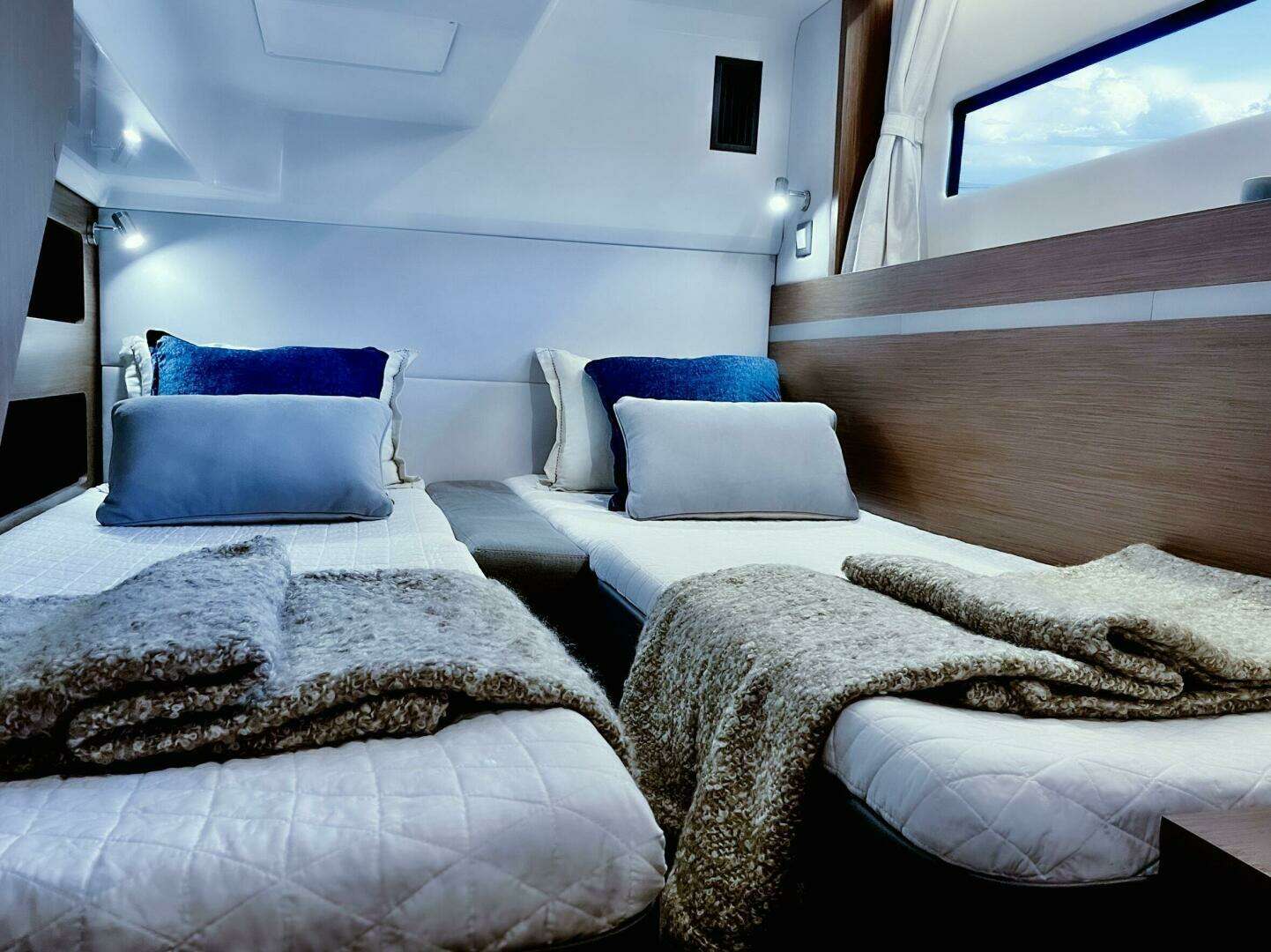 2026 Beneteau Antares 12 Fly - Image 10