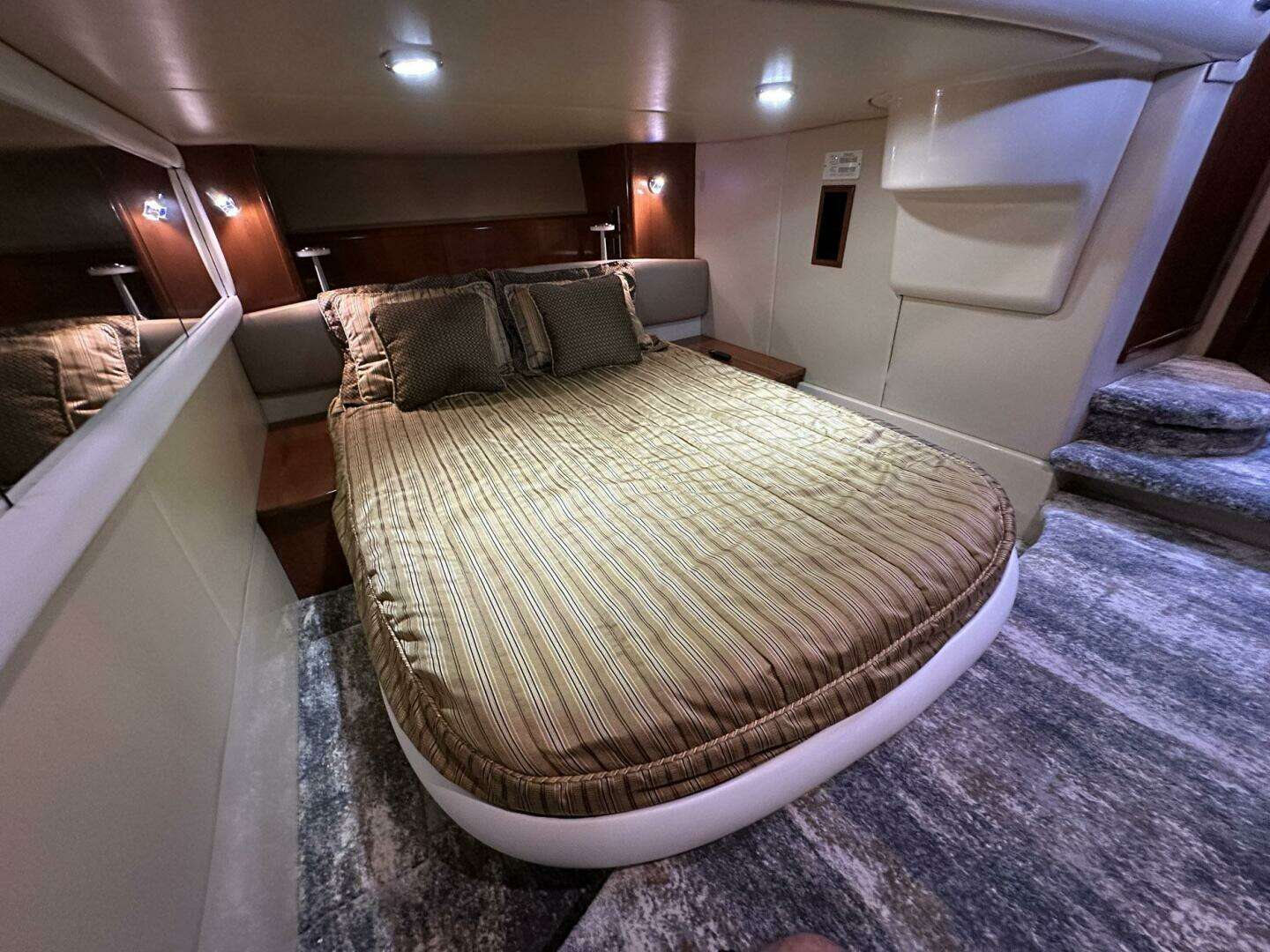 2007 Meridian 411 Sedan Bridge - Image 15