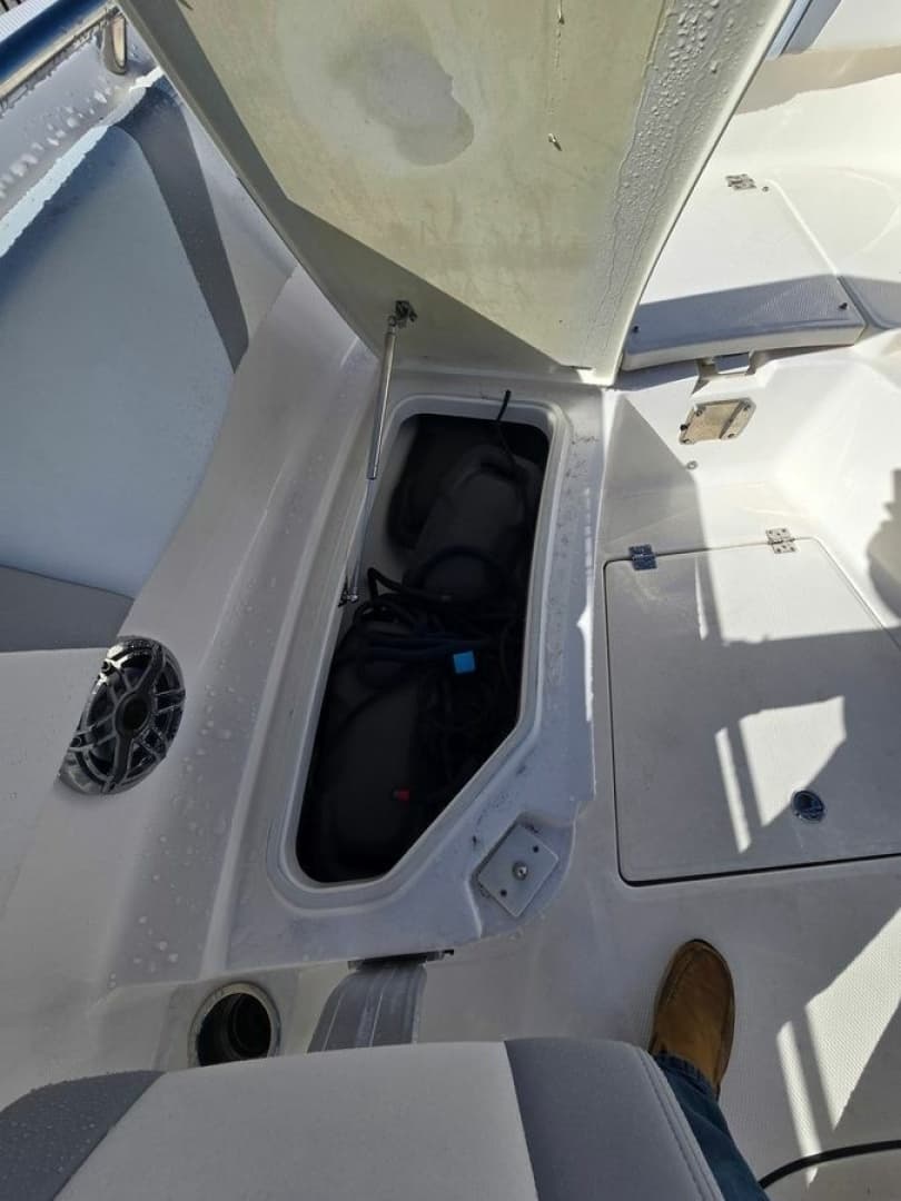 2022 Robalo — - Image 10