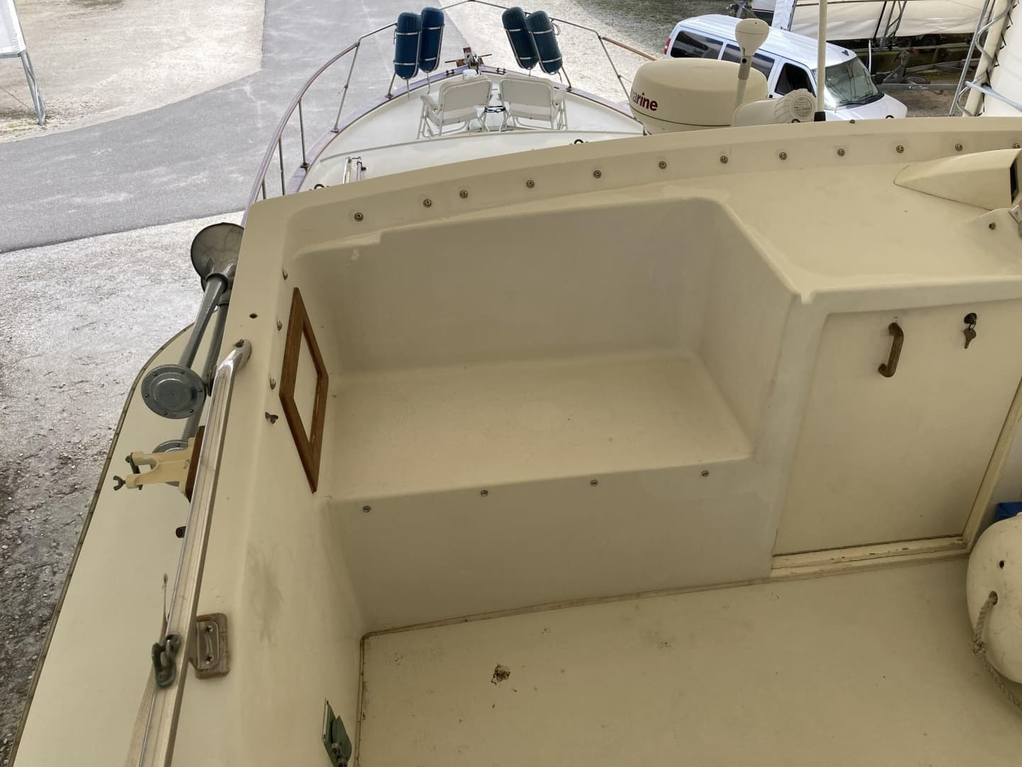 1972 Chris-Craft Commander Flush Deck - Image 11
