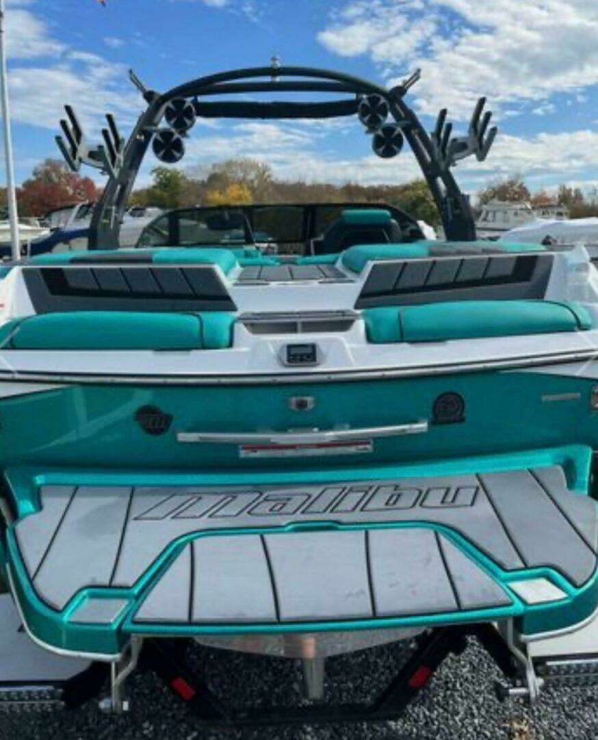 2020 Malibu 32 MXZ - Image 7