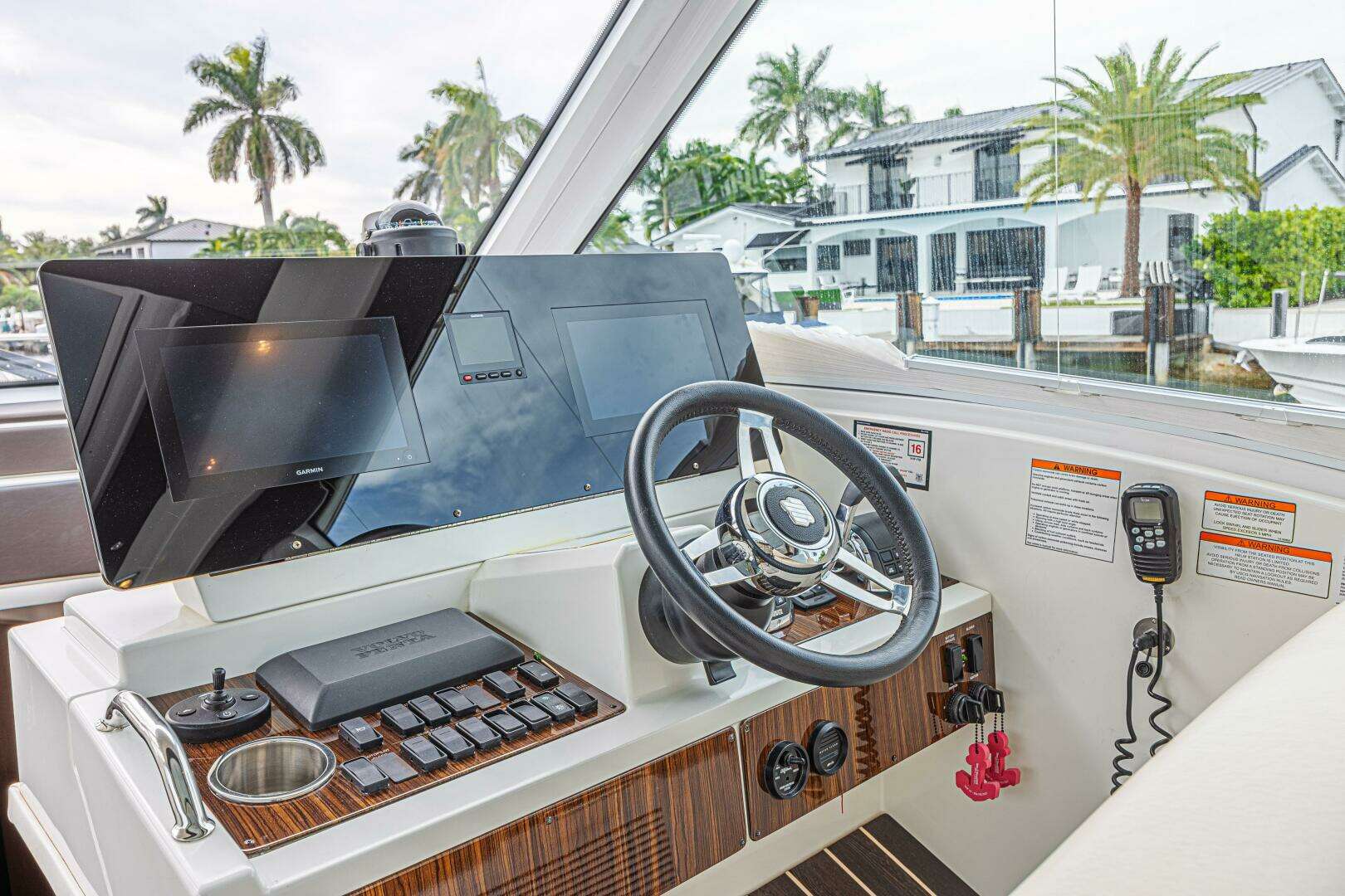 2012 Cruisers Yachts 48 Cantius - Image 26