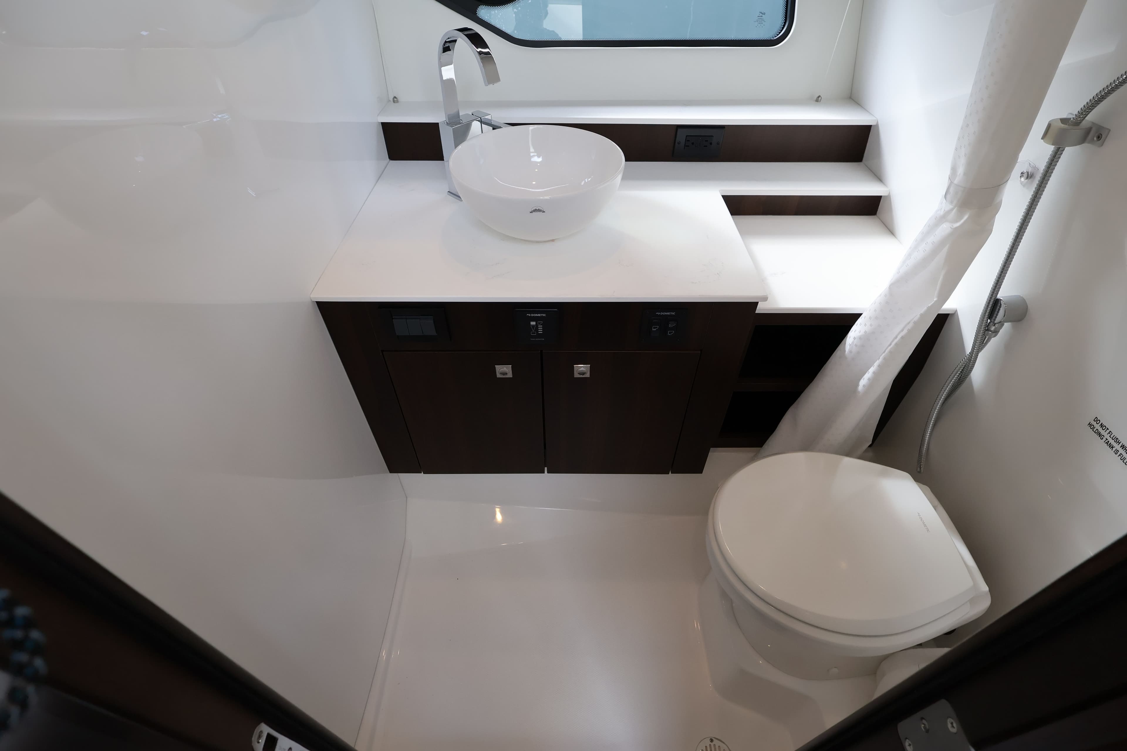 2026 Cruisers Yachts 42 GLS OB - 39