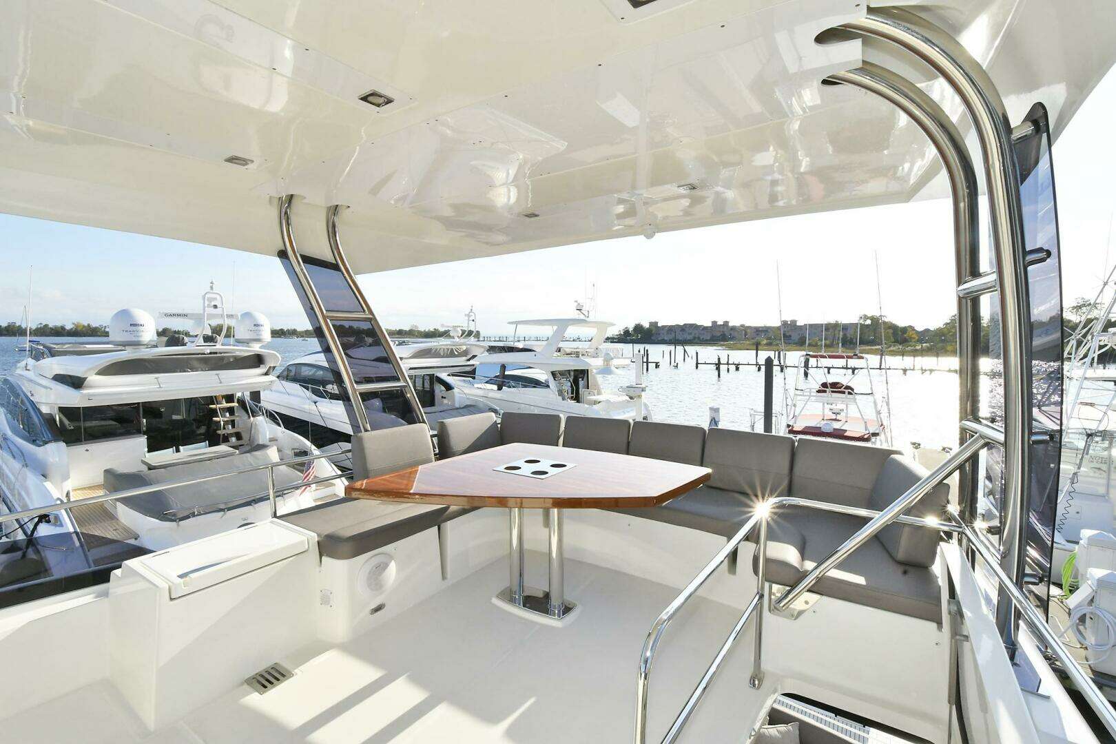 2018 Prestige 560 Fly - Image 16