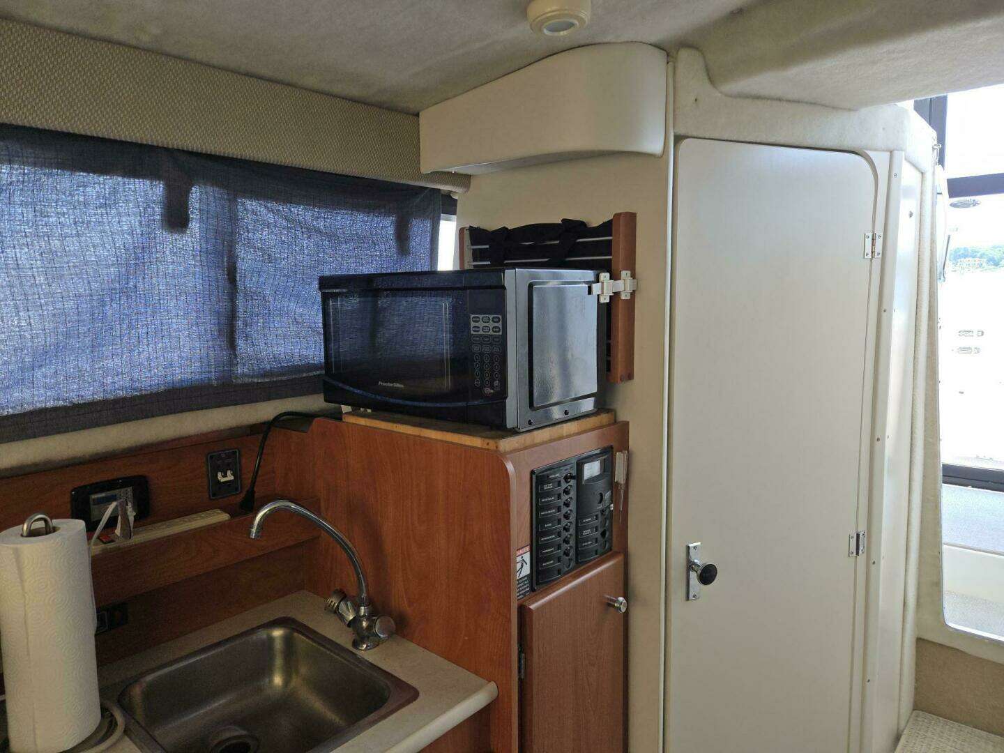 2005 Bayliner 289 EC - Image 18