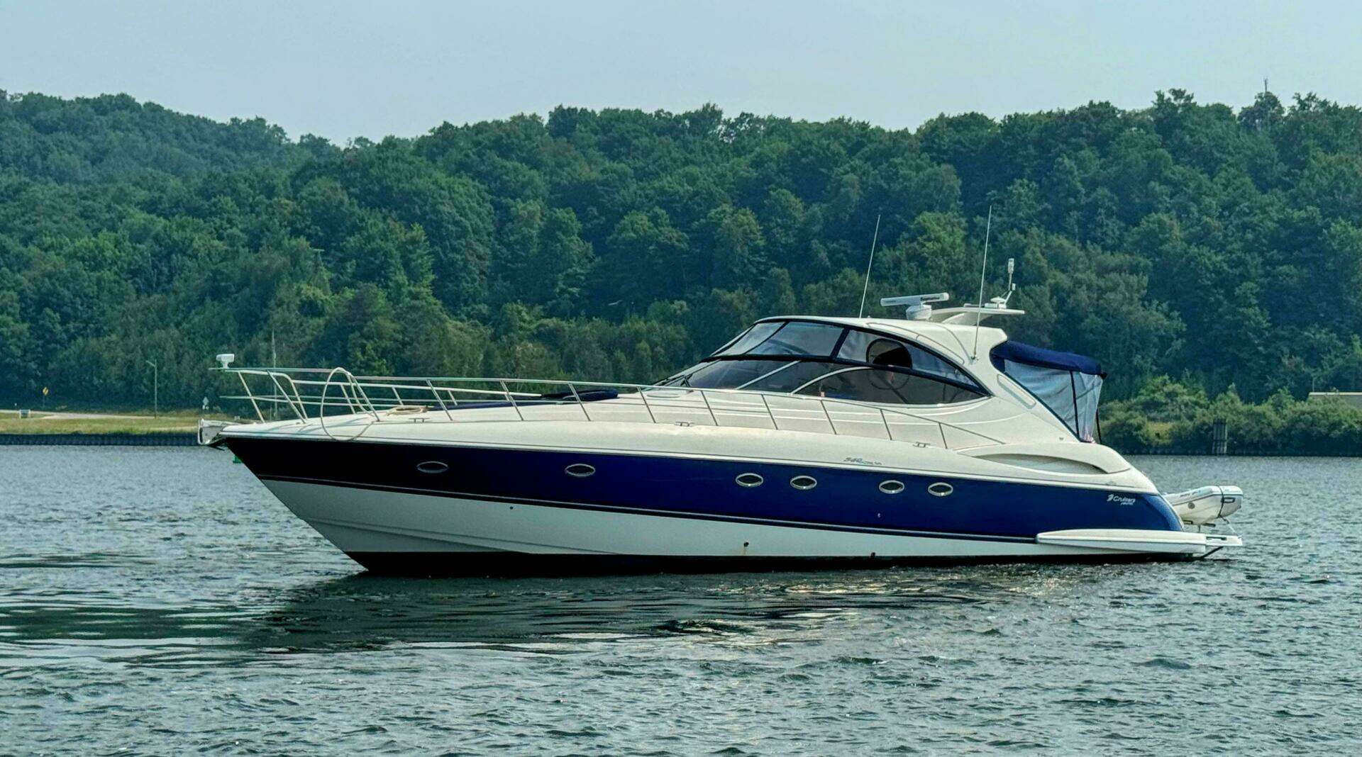 2005 Cruisers Yachts 540 Express - Image 10
