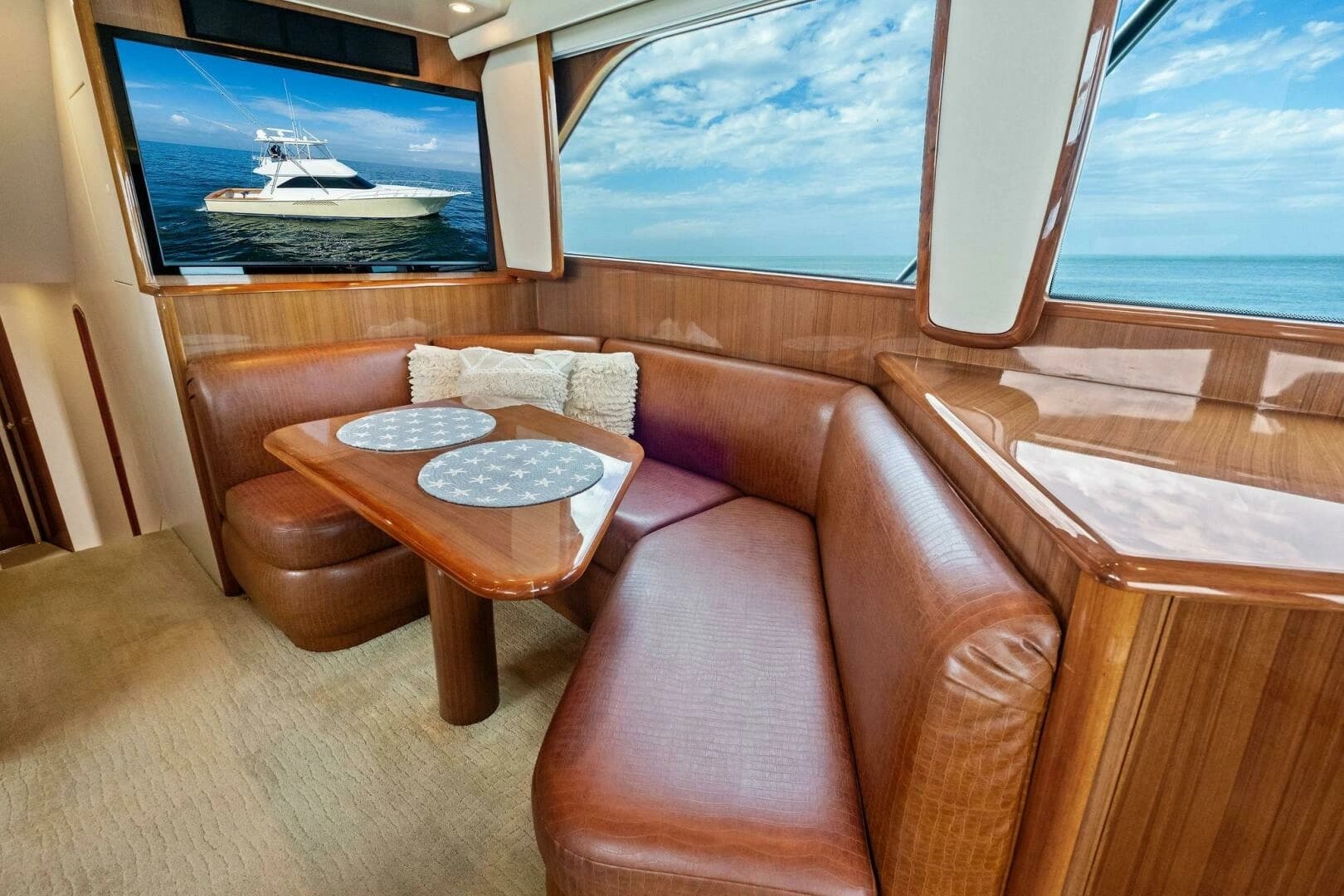 2006 Viking 56 Convertible - Image 15