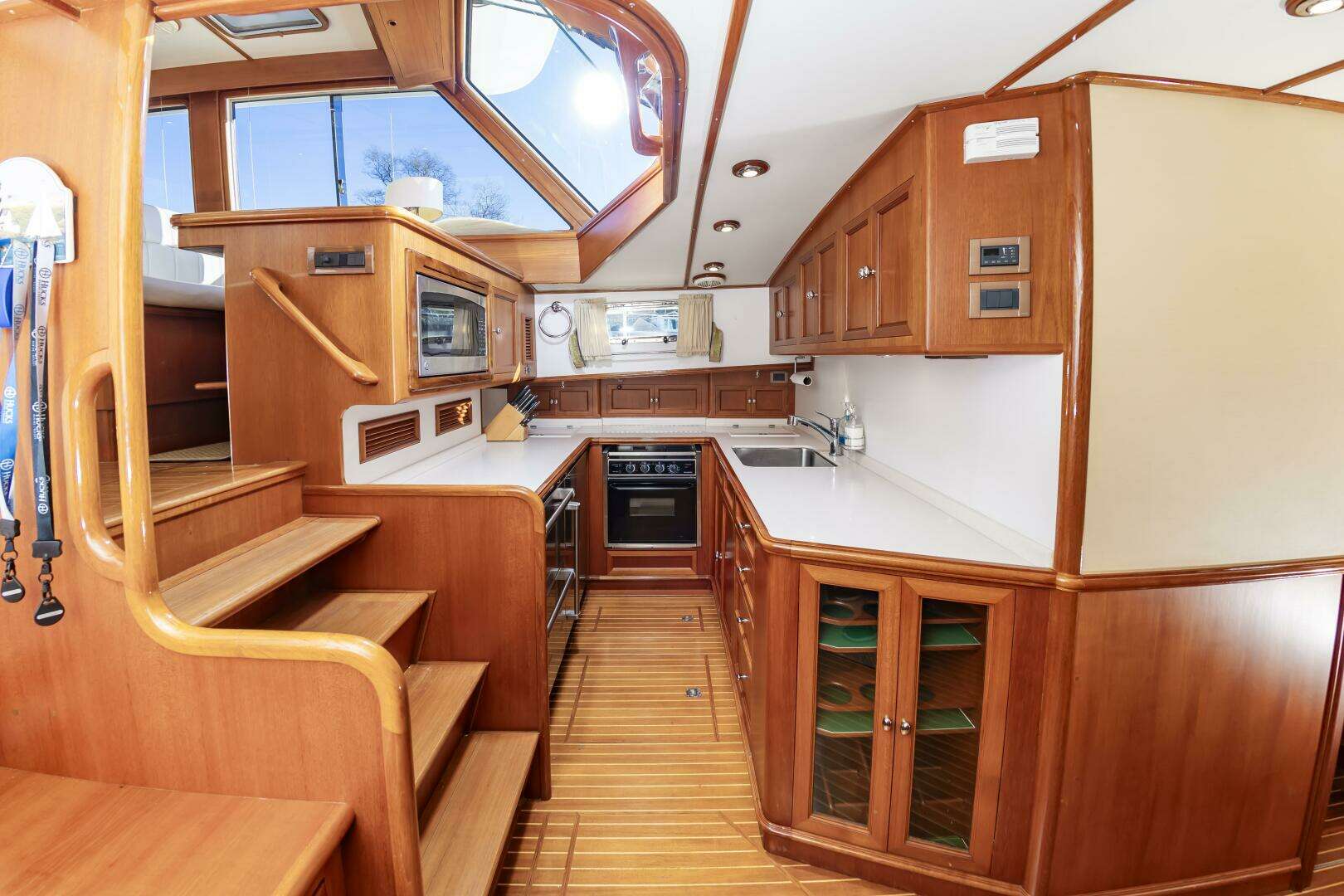 2005 Grand Banks Eastbay 49 Eastbay SX - Image 48
