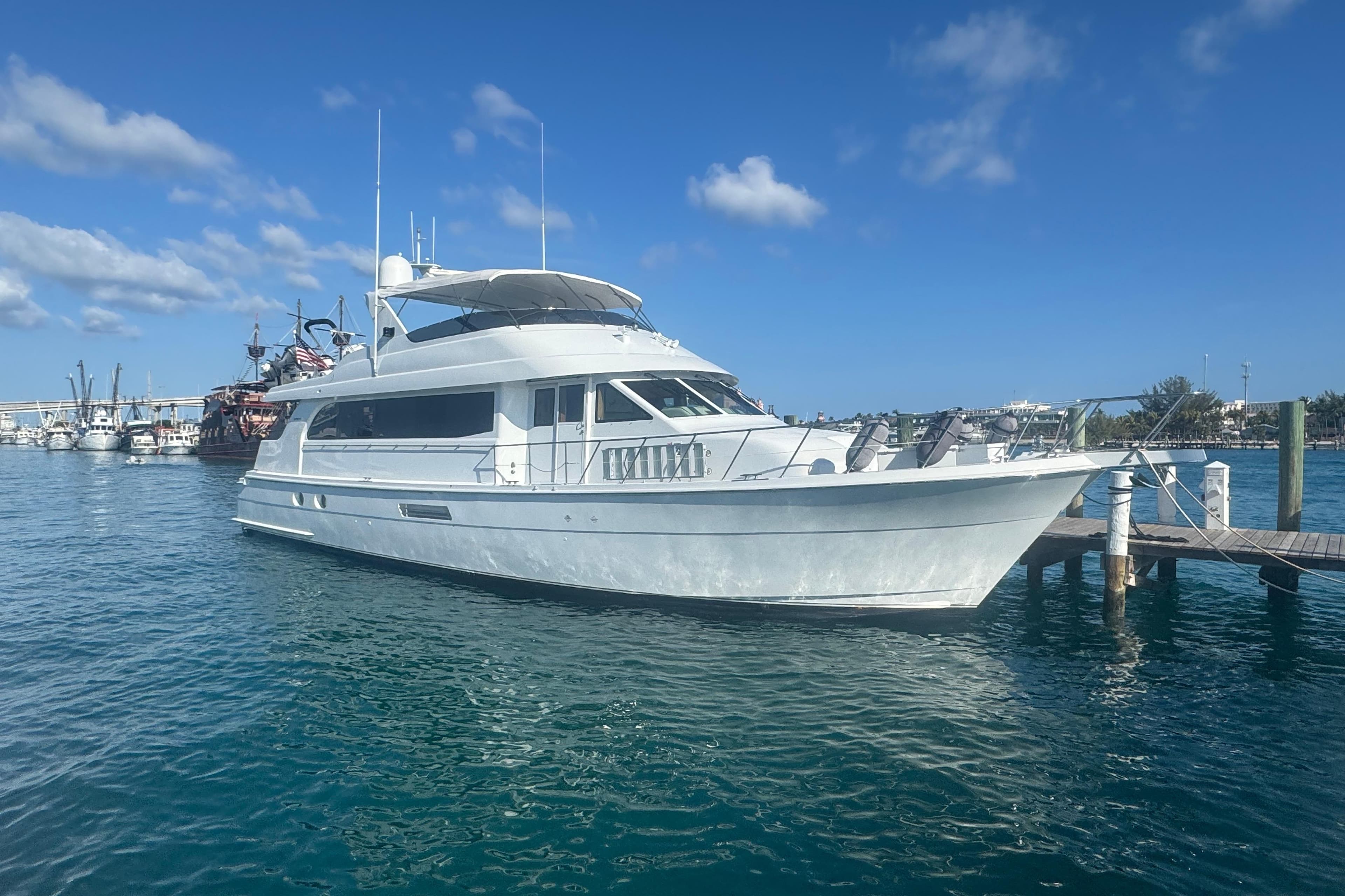 2000 Hatteras 75 Sport Deck Motor Yacht