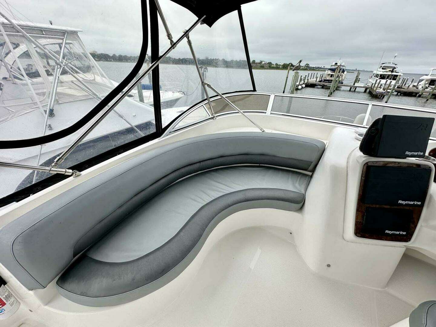 2007 Meridian 411 Sedan - Image 34