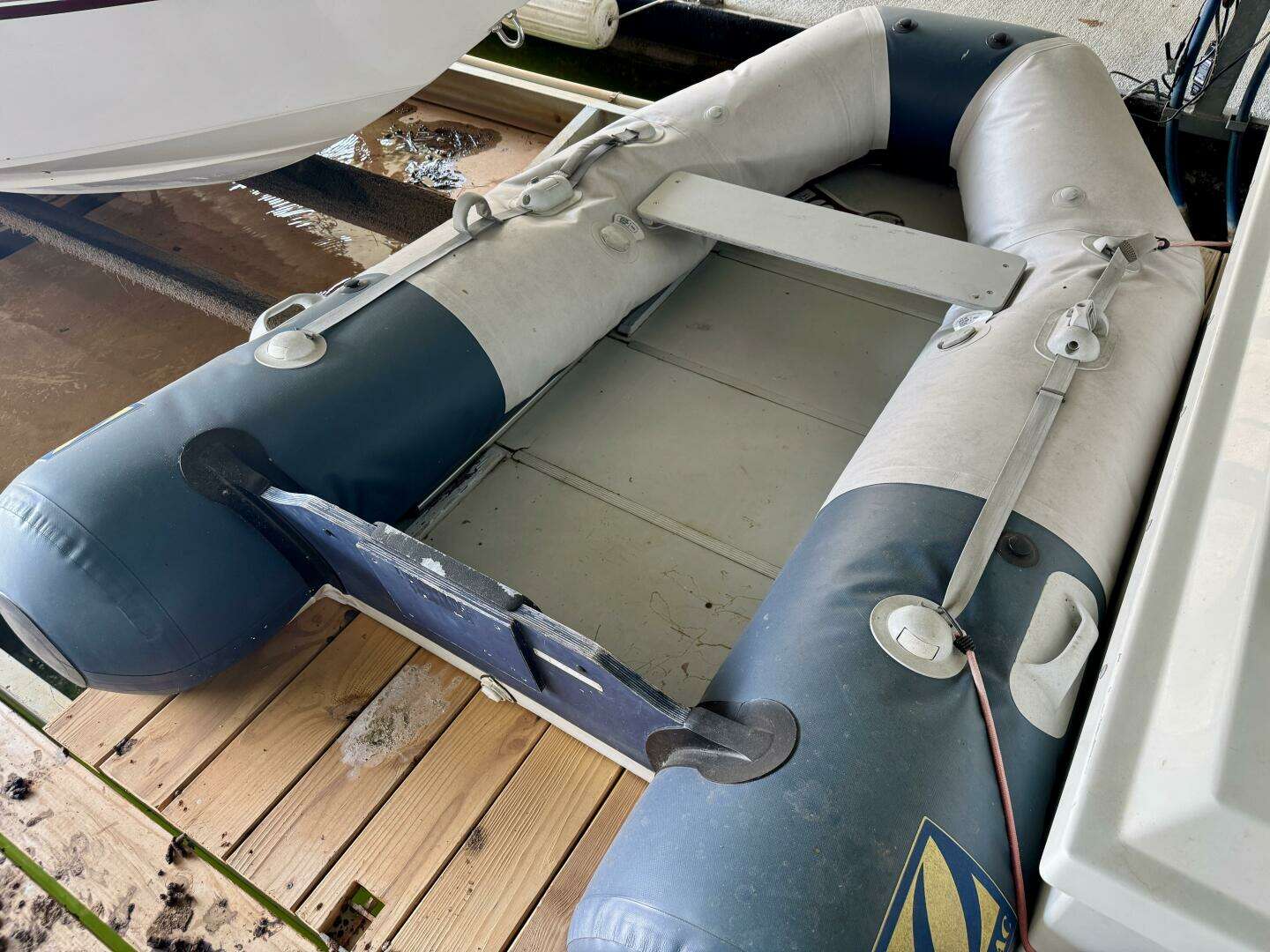 1994 Chaparral Signature 27 Cabin Cruiser - Image 256