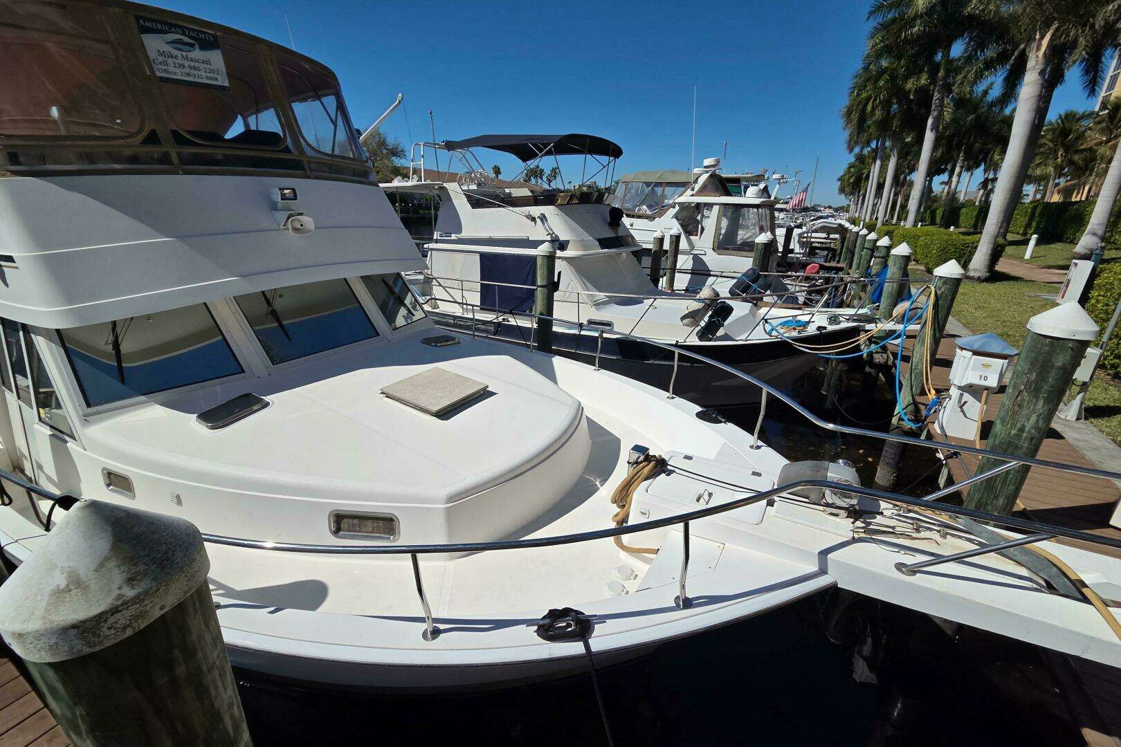 2002 Mainship 430 Trawler - Image 4