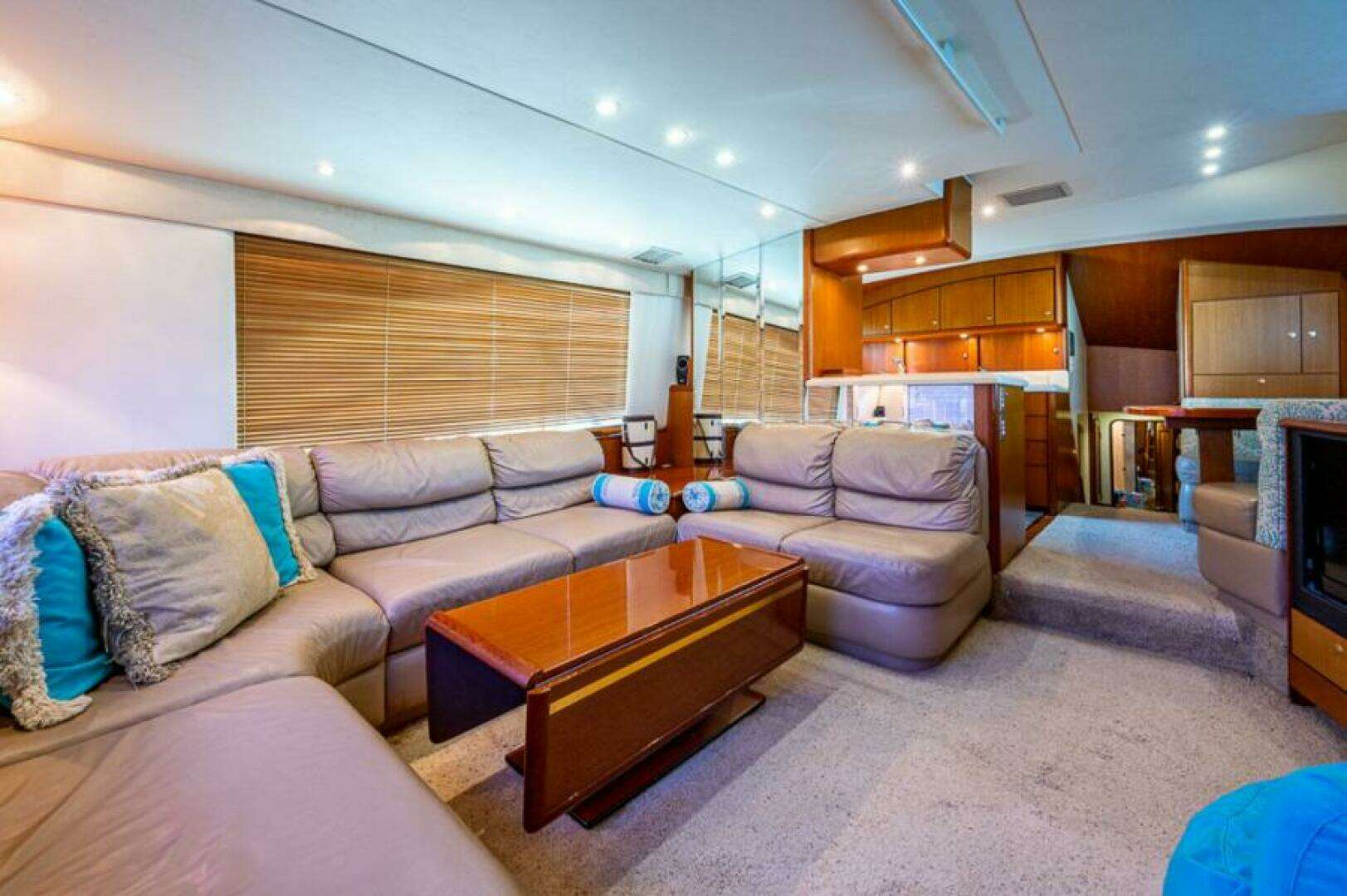 1999 Ocean Yachts 60 Convertible - Image 8