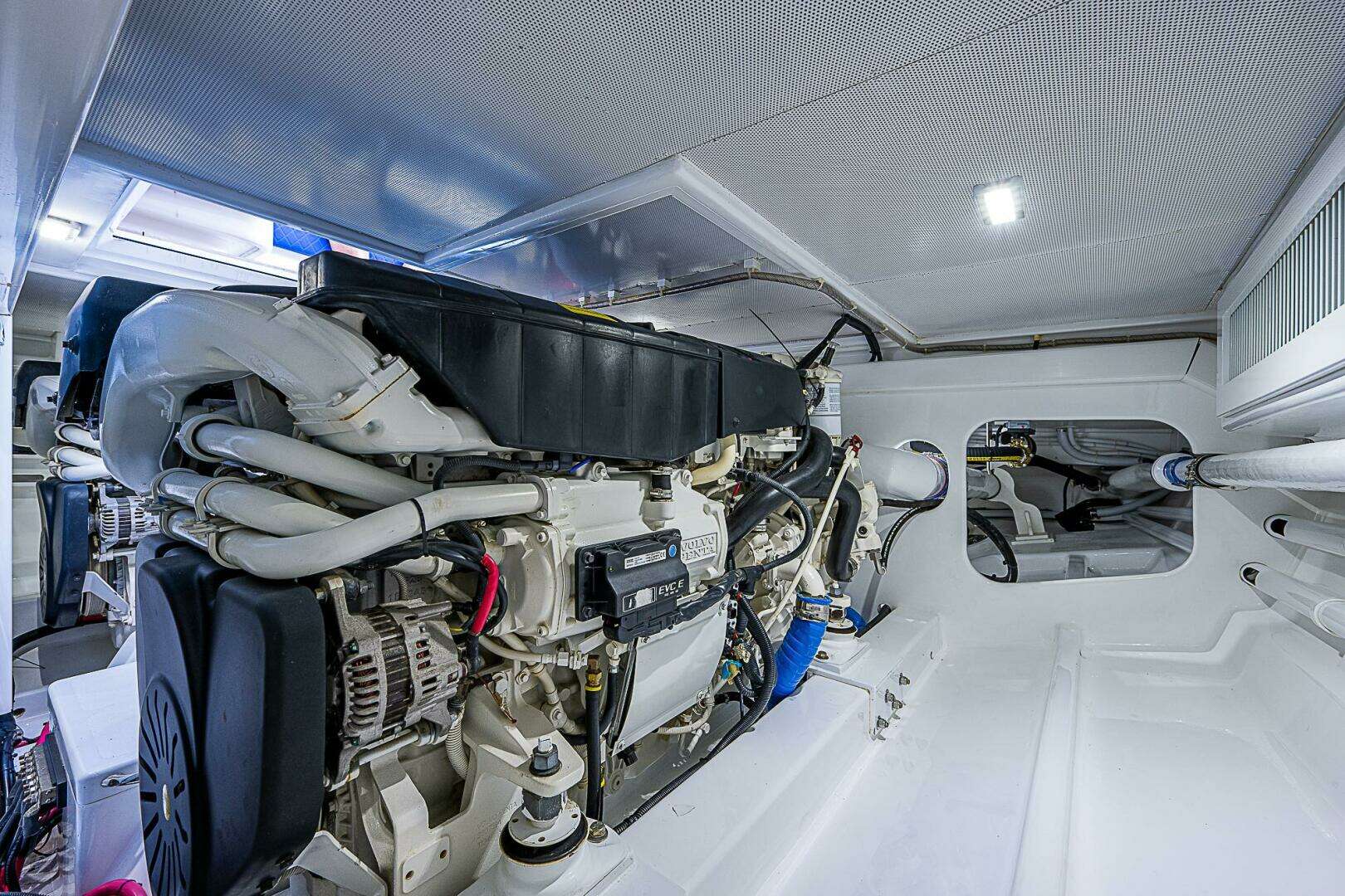 2022 Maverick 50 Sport Yacht - Image 28