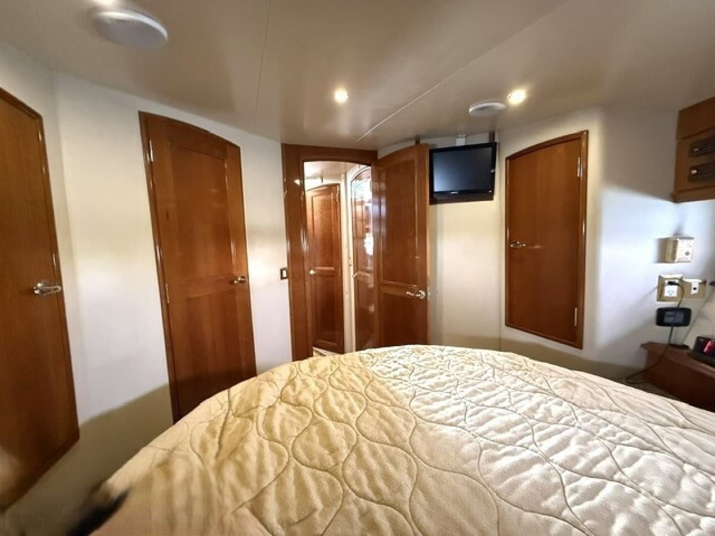 2005 Carver 46 Voyager - Image 72