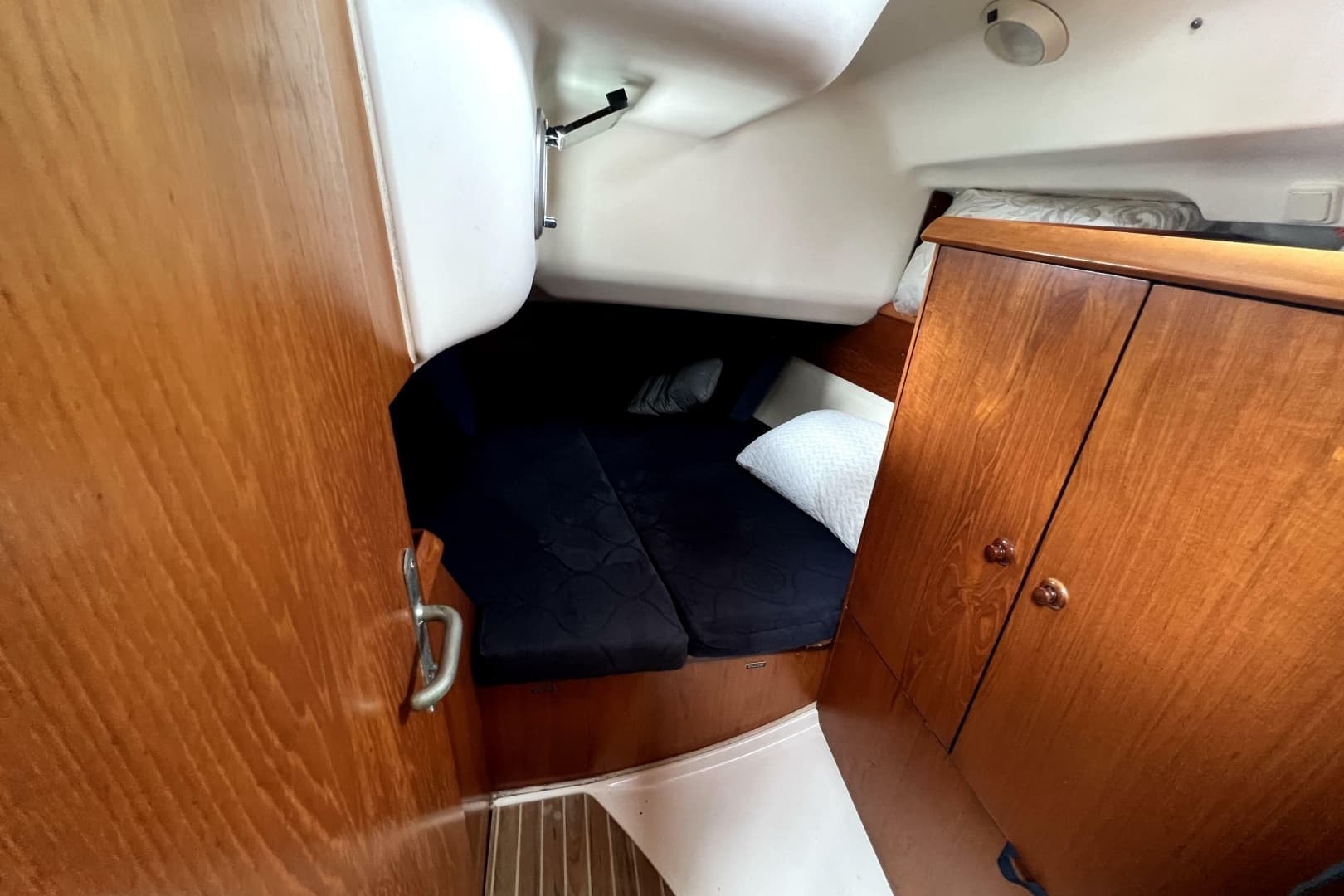 2002 Jeanneau Sun Odyssey 40 - Image 34