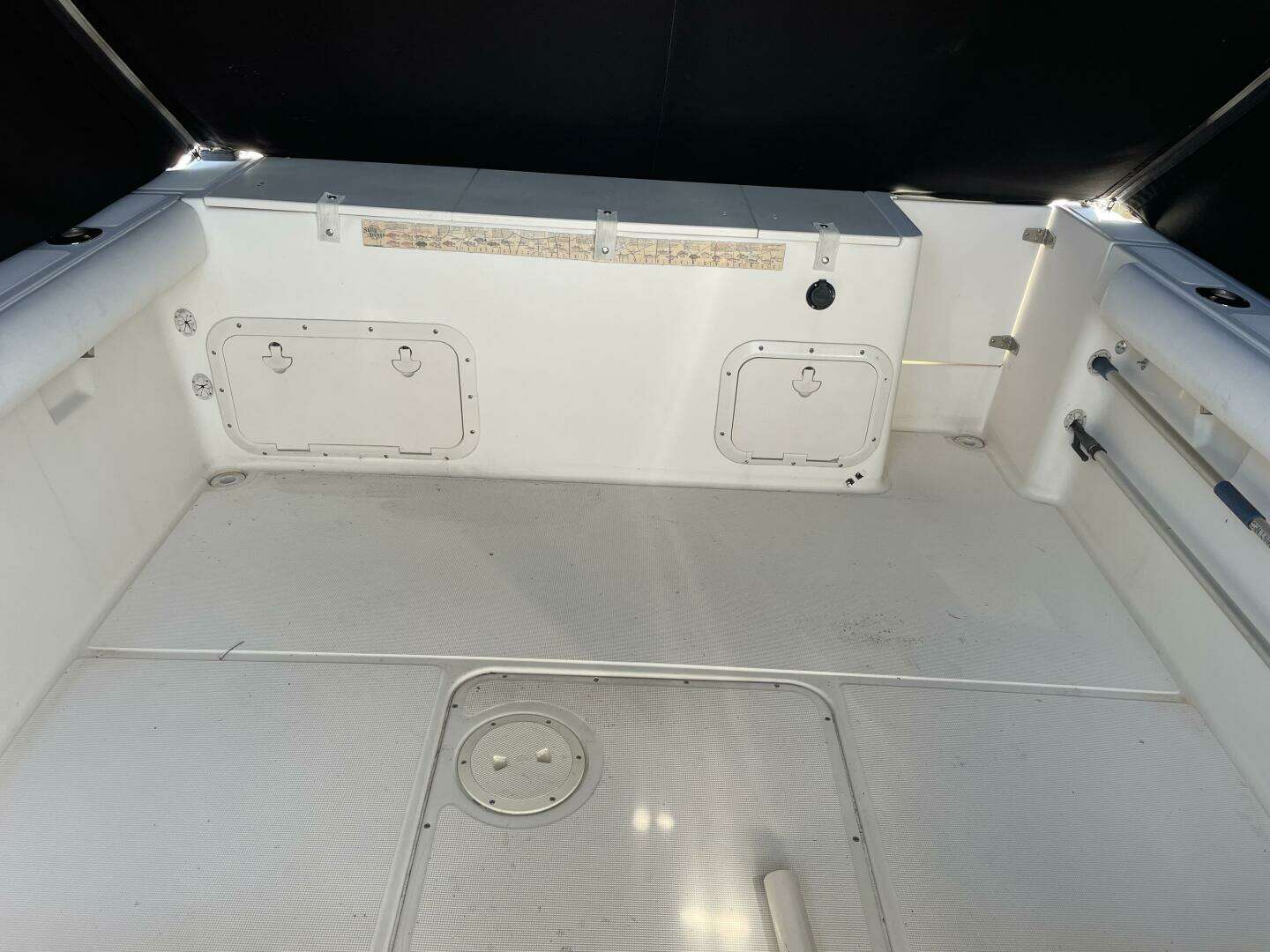 1995 Pursuit 2470 - Image 19