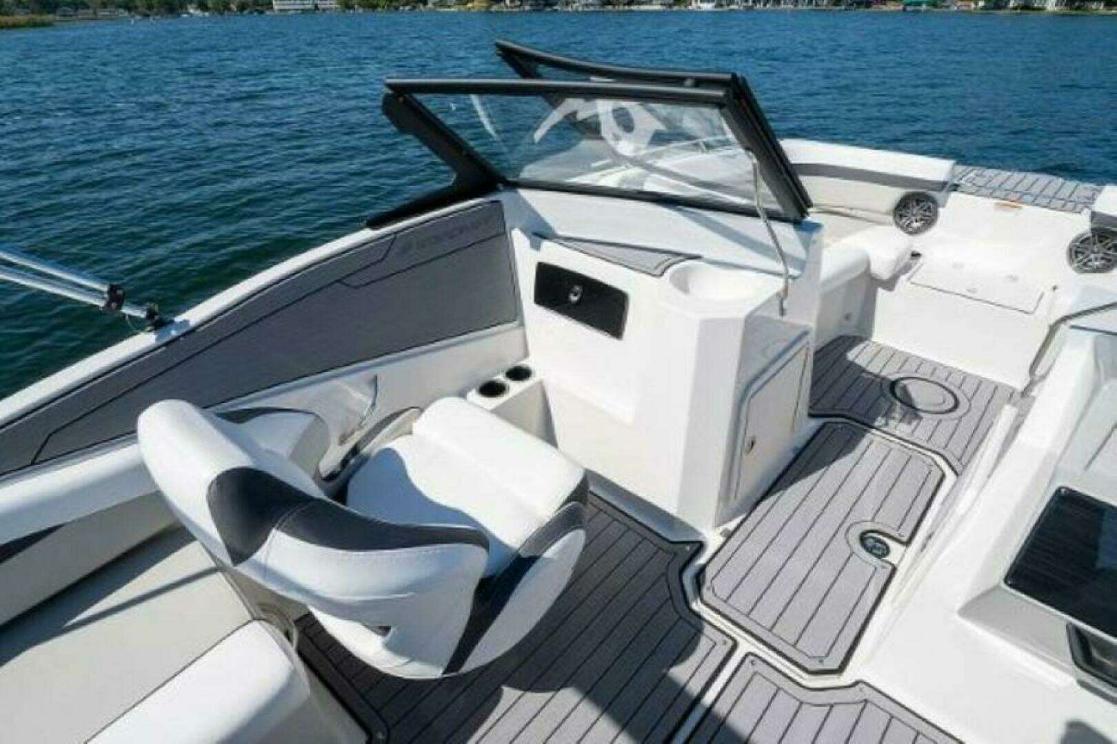 2025 Starcraft SVX 211 IO - Image 5