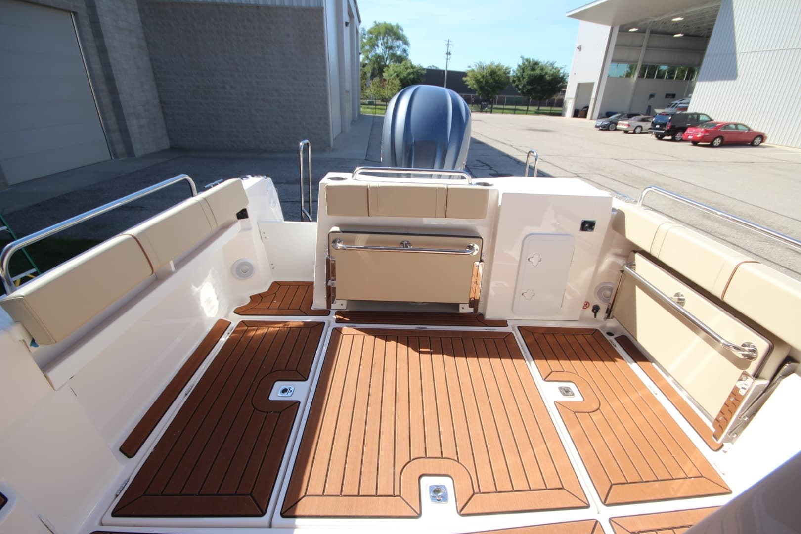 2027 Ranger Tugs R-25 Luxury Edition - Image 10