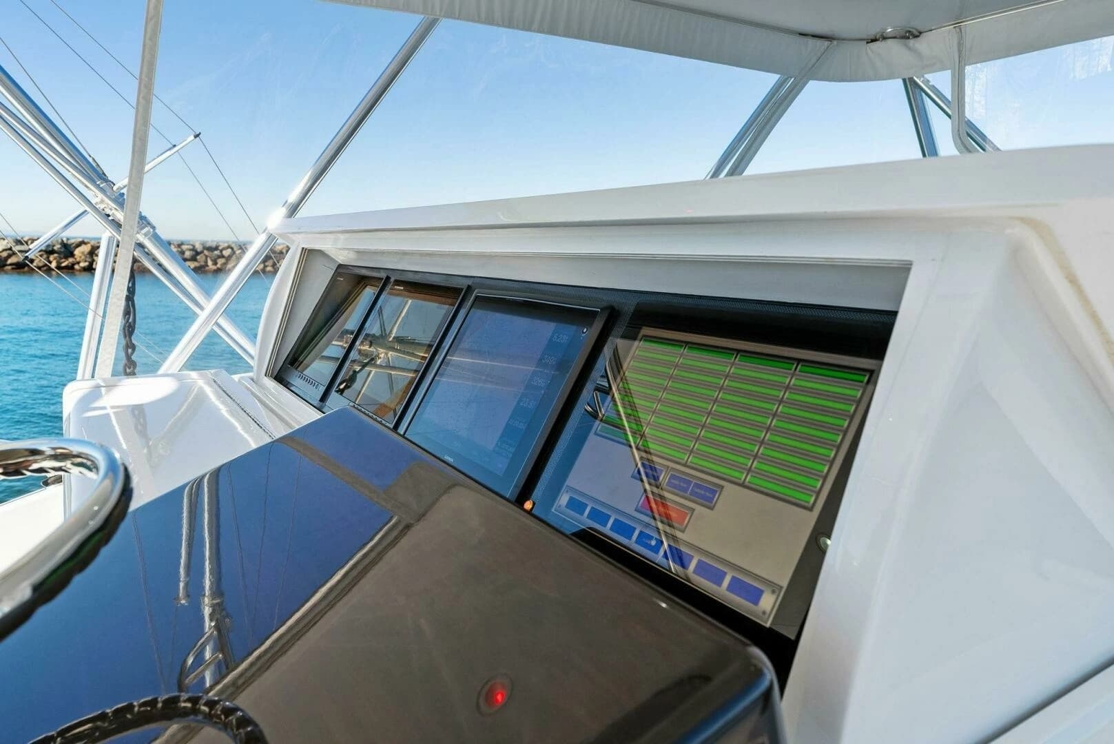 2007 Hatteras 64 Convertible - Image 41