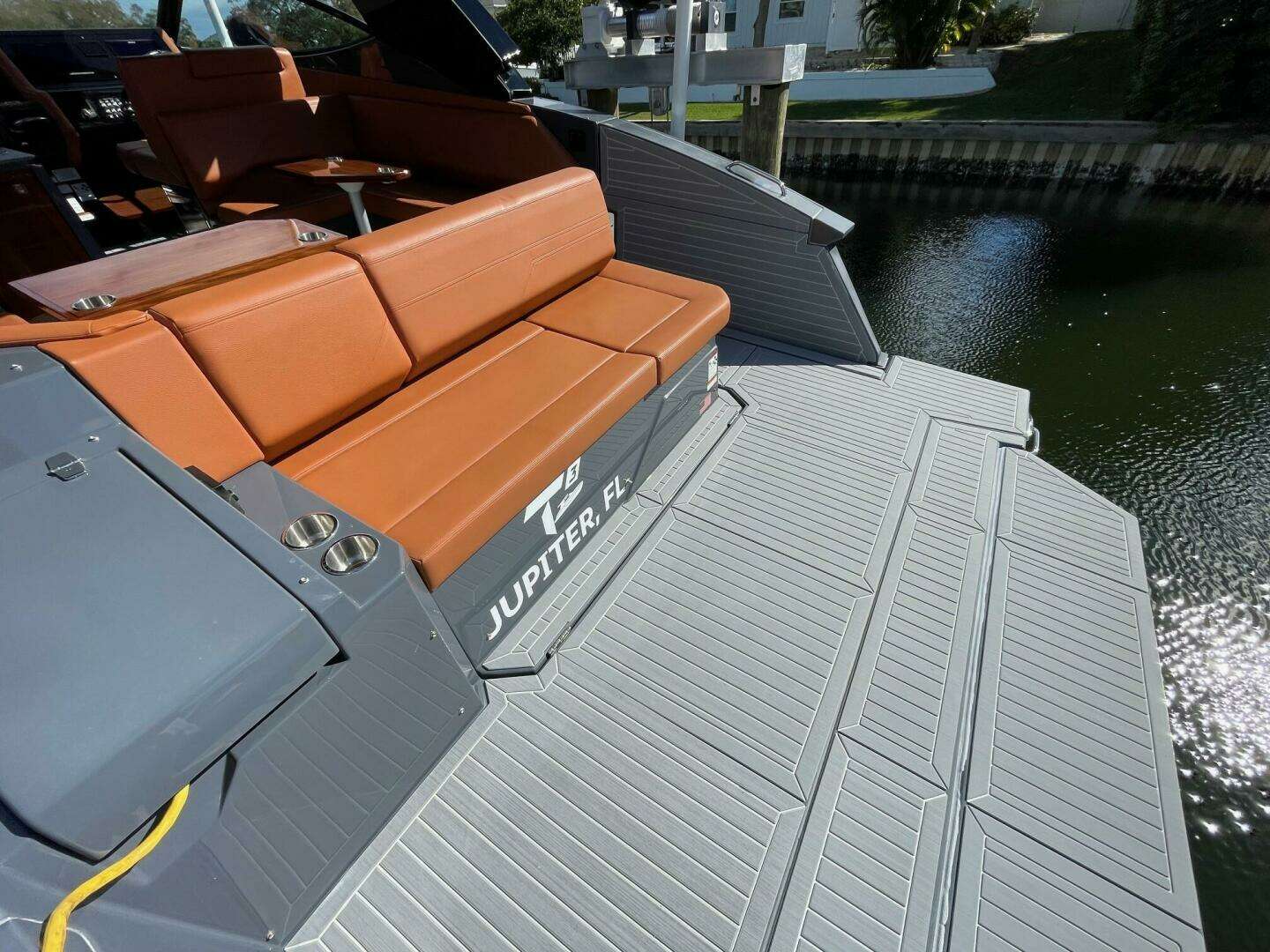 2023 Cruisers Yachts 38 GLS - Image 33