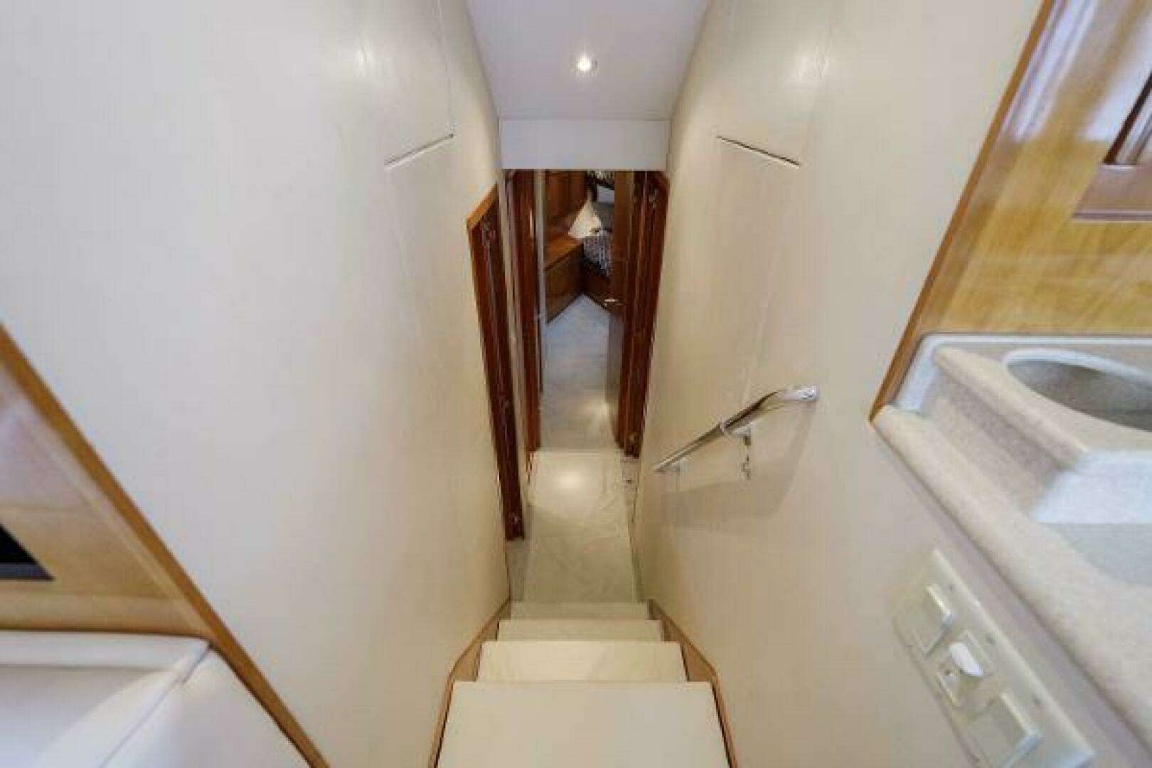 2002 Hatteras 50 Convertible - Image 19