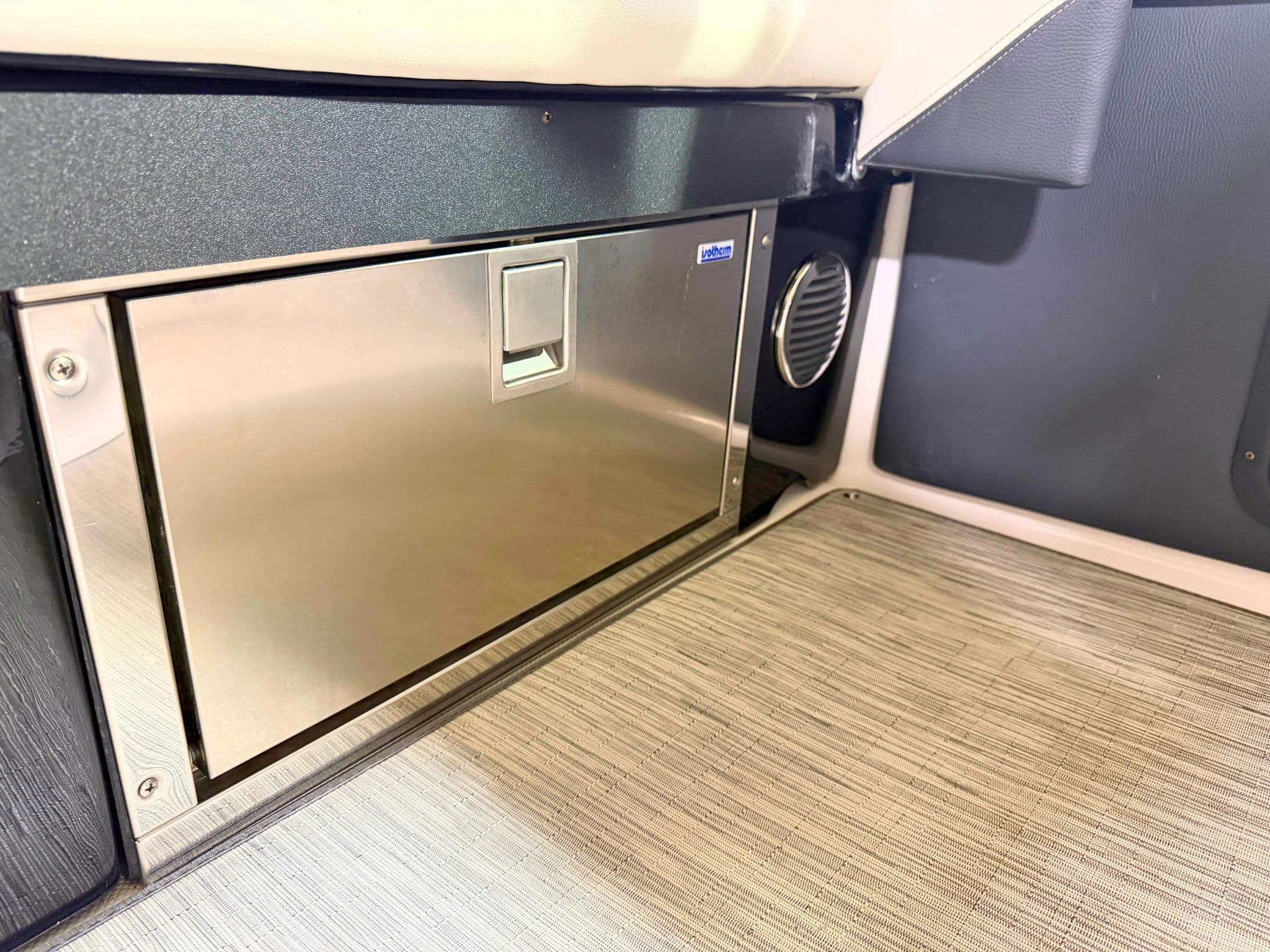 2019 Regal 2800 Bowrider - 16