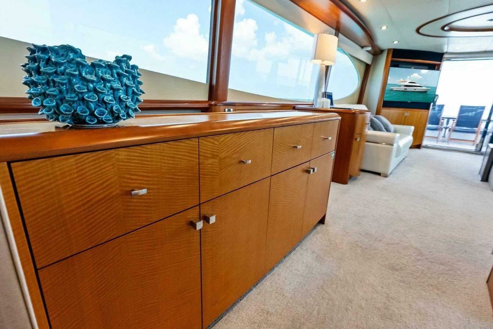 2006 Lazzara Yachts 84 Skylounge - Image 27