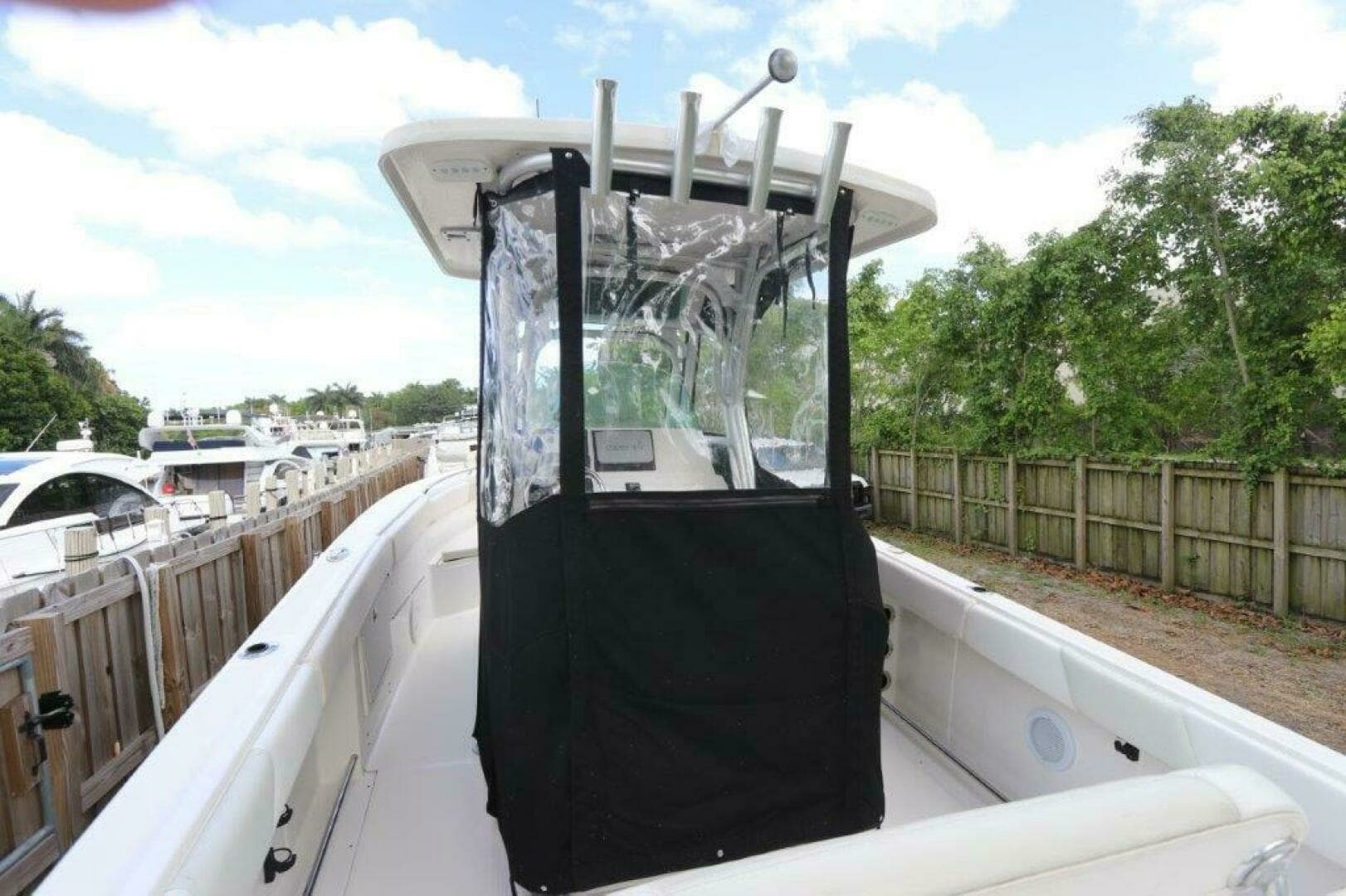 2017 Robalo R260 Center Console - Image 15