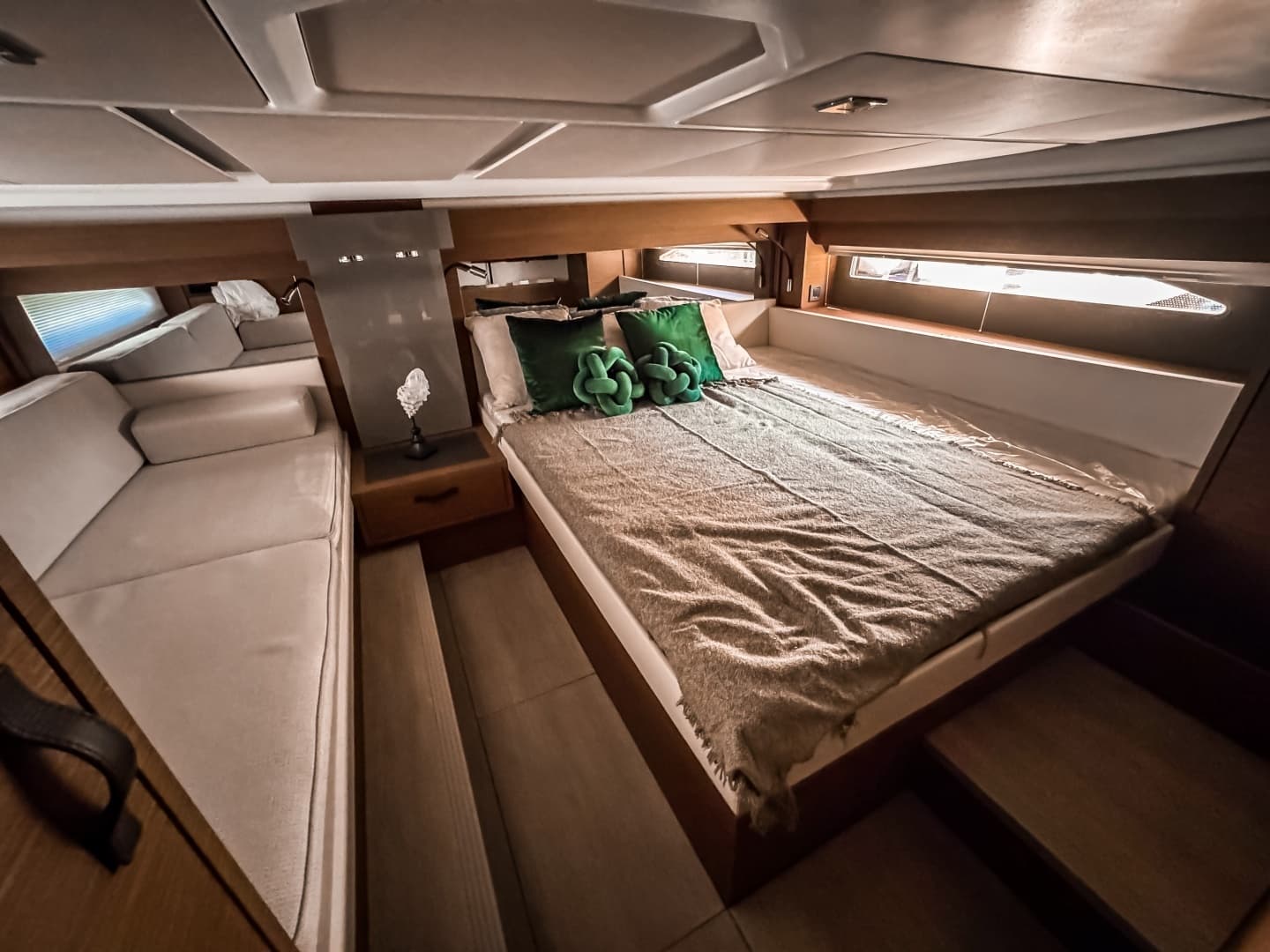 2026 Wellcraft 44 Explorer - Image 33