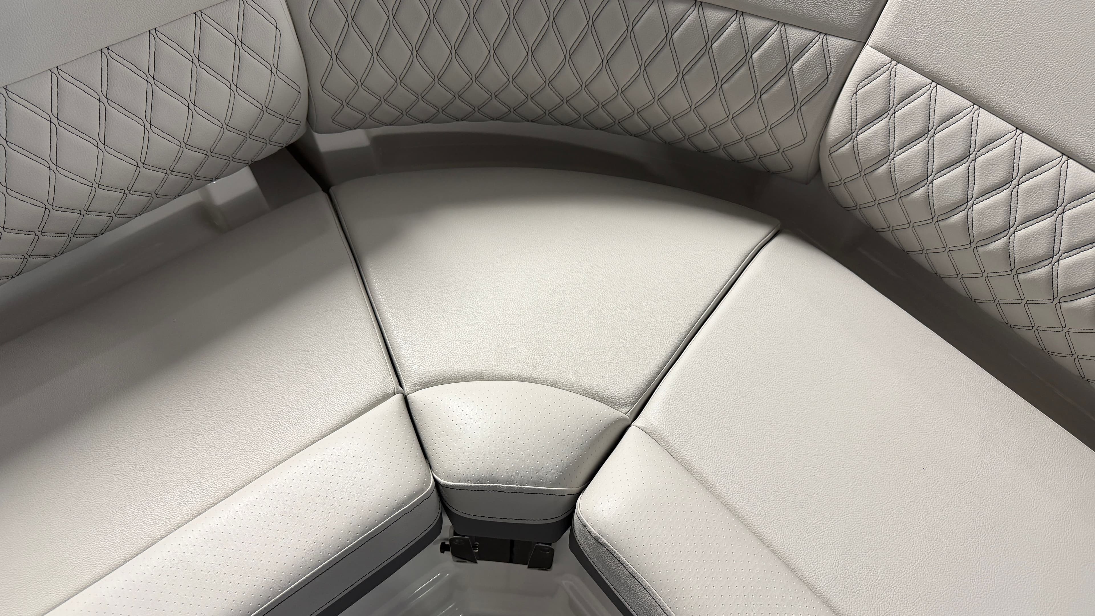 2026 Sea Ray SLX 280 - 44