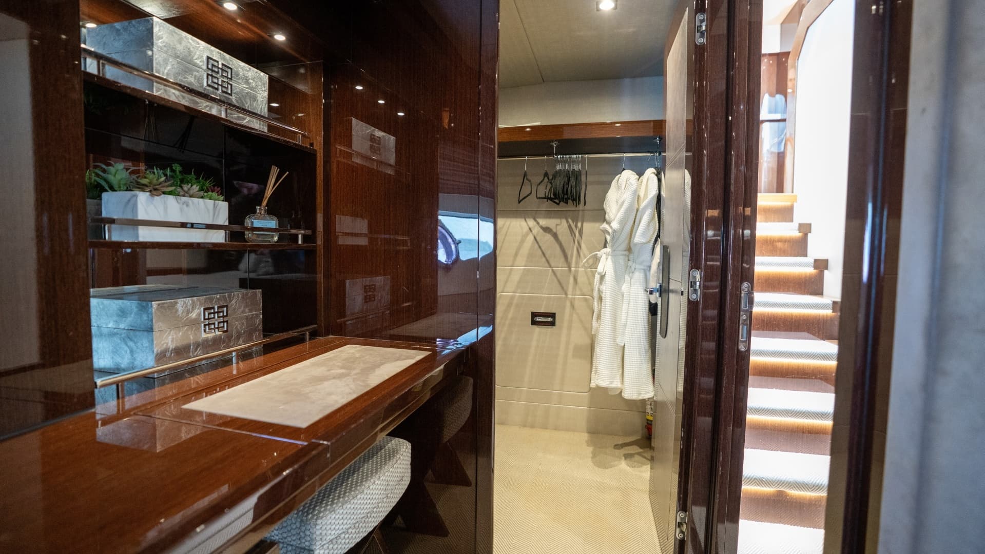2017 Sunseeker 86 Yacht - Image 66