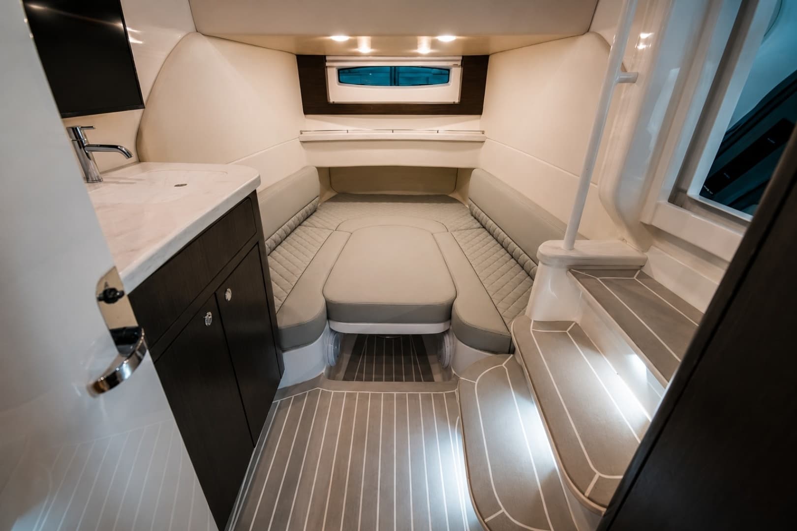 2020 Intrepid 407 Panacea - Image 7
