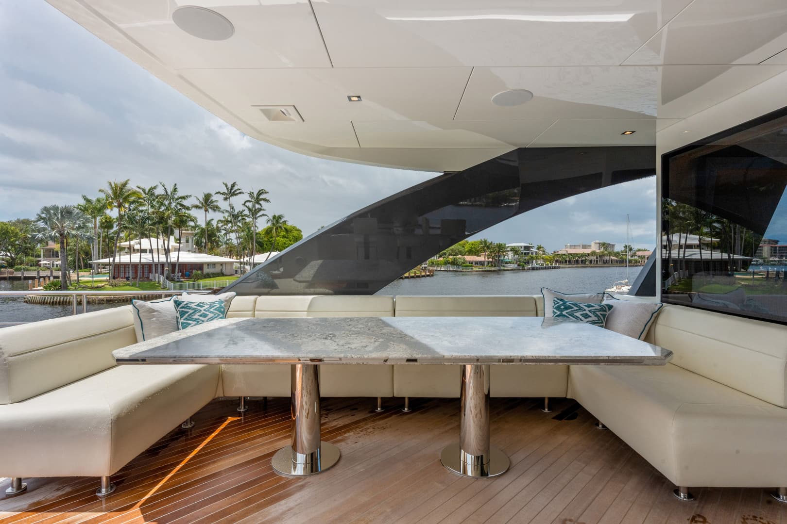 2023 Ocean Alexander 27R - Image 30